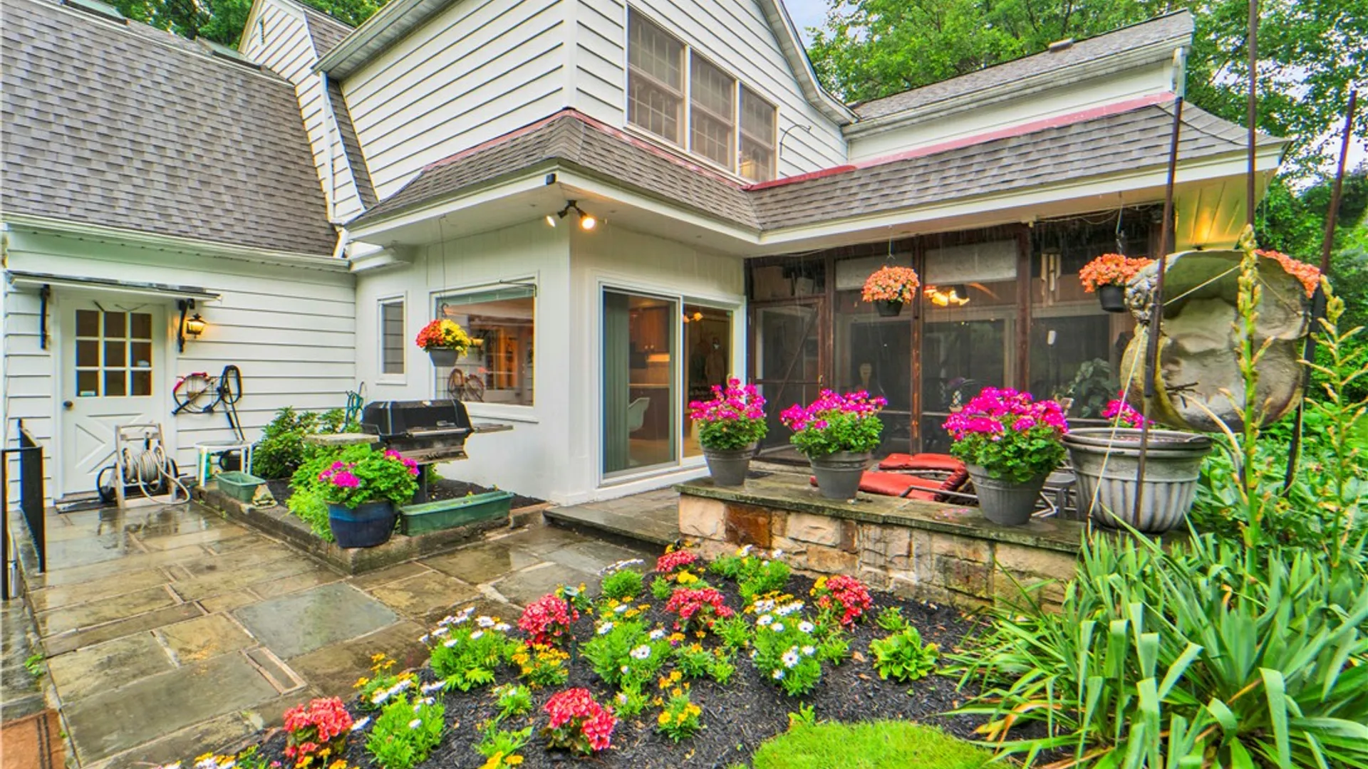 Property at 28 San Rafael Drive, Pittsford, NY 14618 13