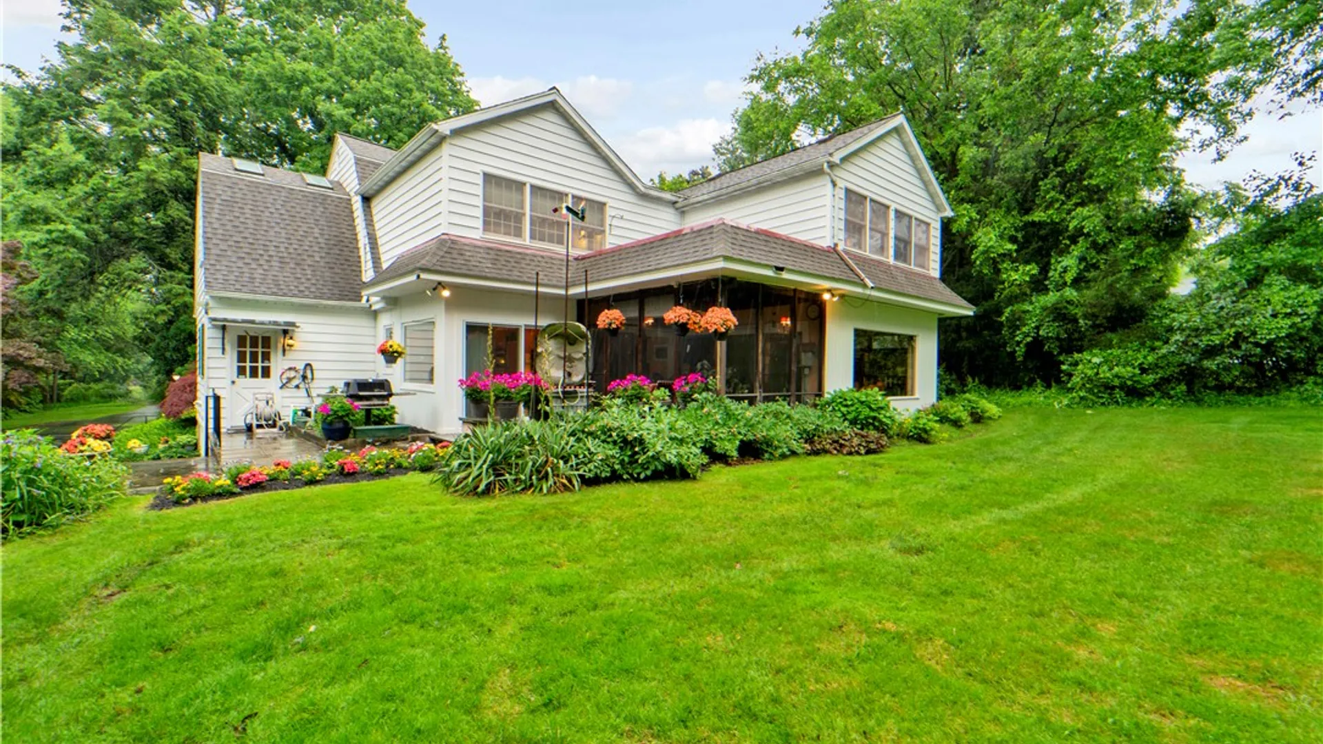 Property at 28 San Rafael Drive, Pittsford, NY 14618 15