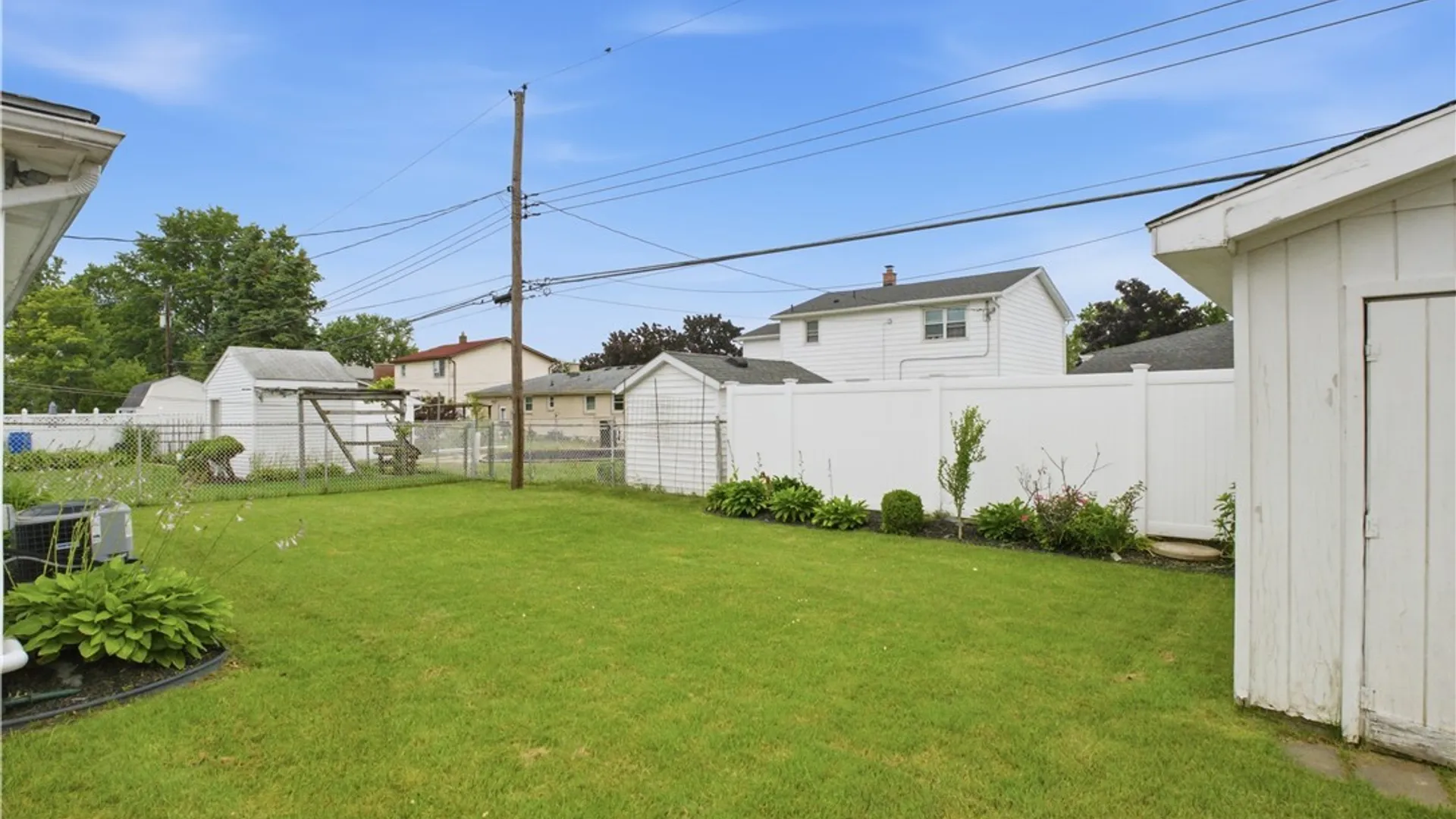 Property at 192 N Seine Drive, Cheektowaga, NY 14227 2