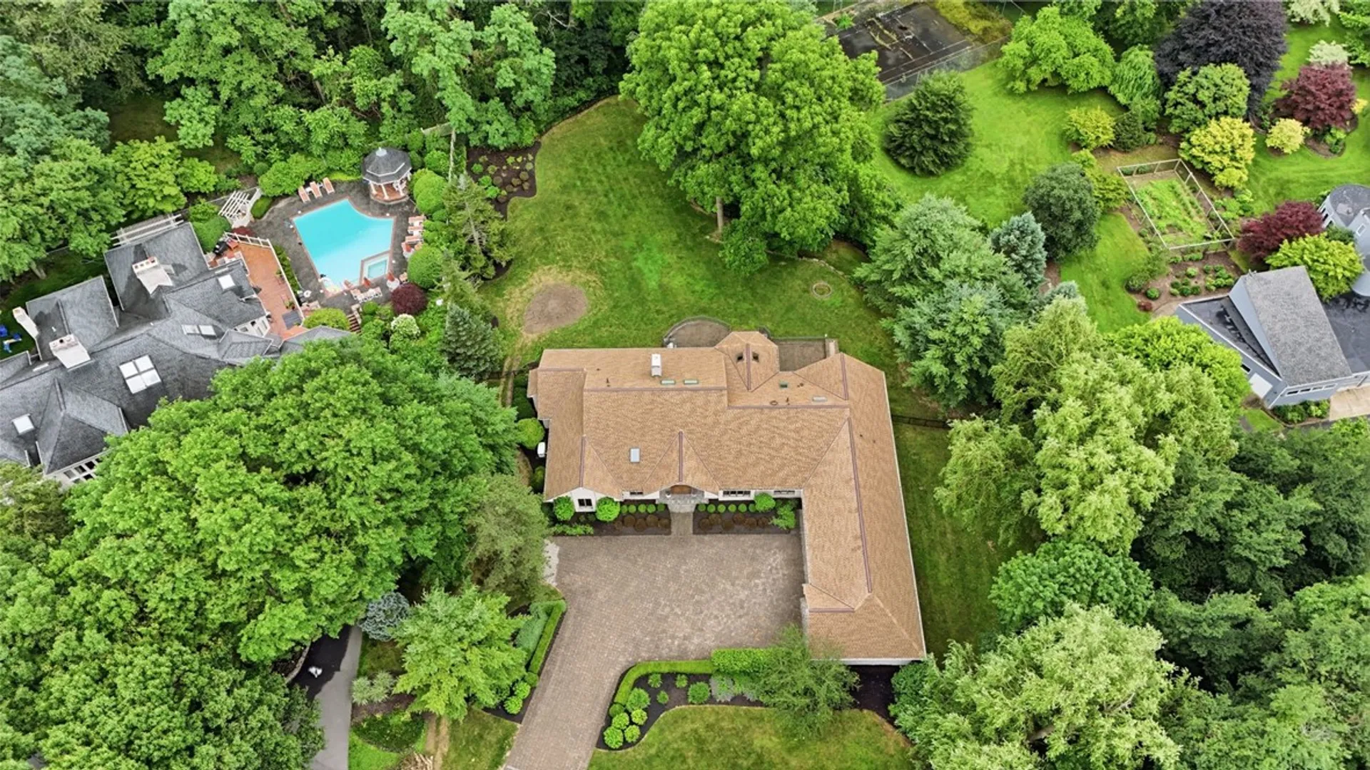 Property at 9 Pine Acres Drive, Pittsford, NY 14618 46