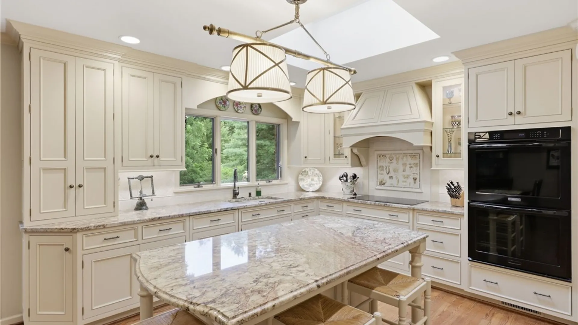 Property at 9 Pine Acres Drive, Pittsford, NY 14618 5