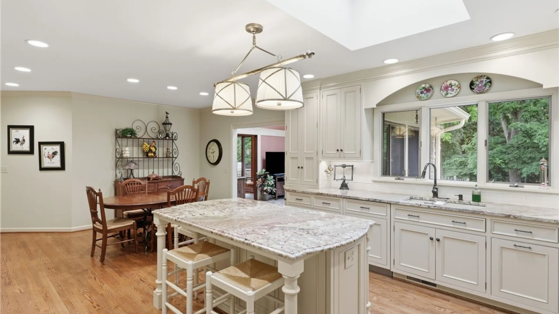 Property at 9 Pine Acres Drive, Pittsford, NY 14618 6