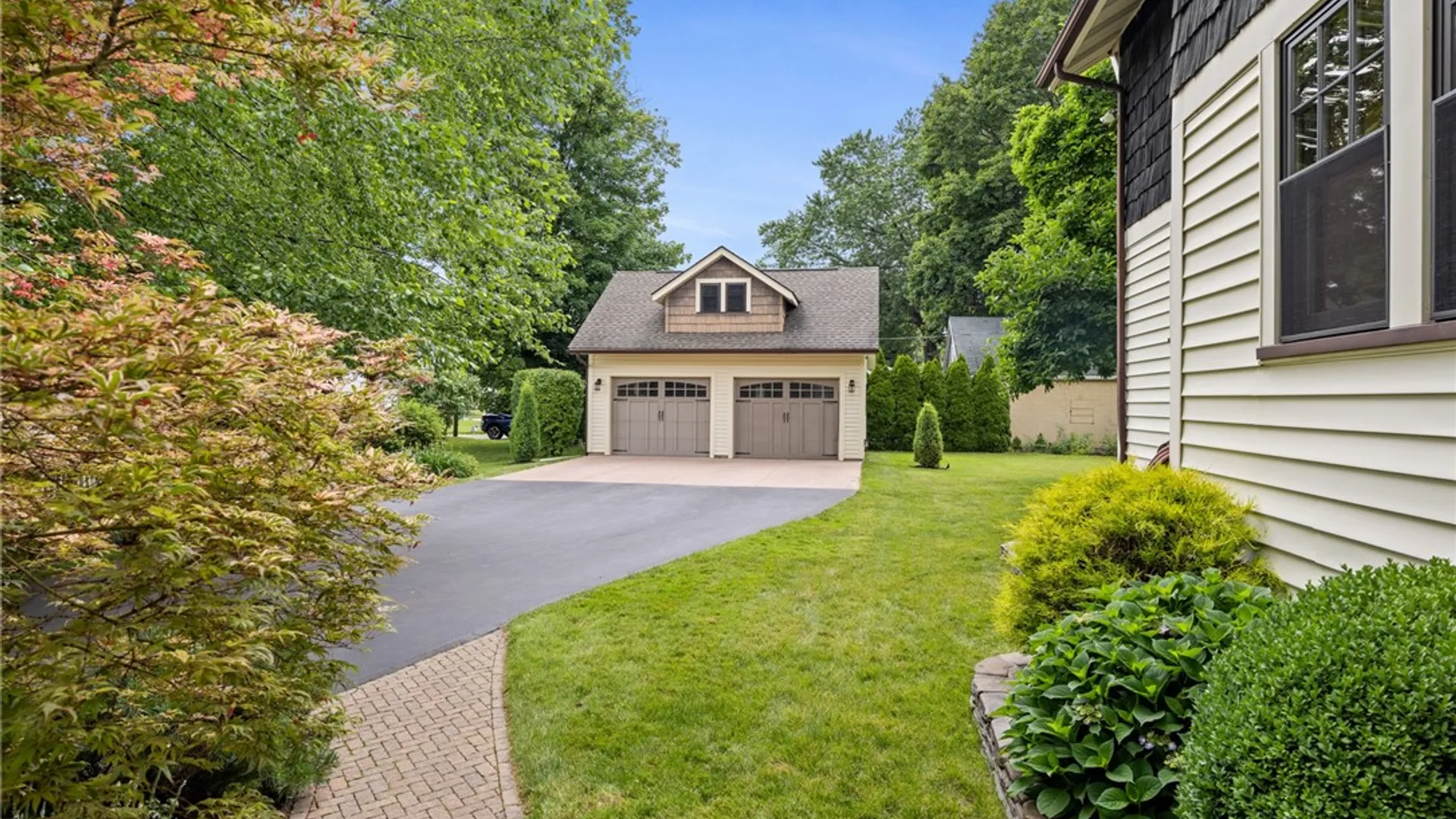 Property at 489 Helendale Road, Irondequoit, NY 14609 7