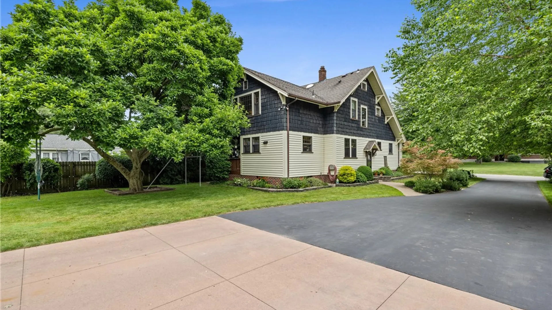 Property at 489 Helendale Road, Irondequoit, NY 14609 8