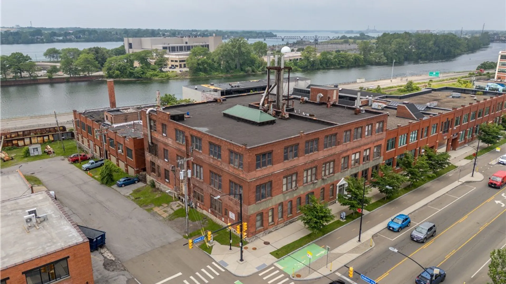 Property at 1280 Niagara Street, Buffalo, NY 14213 4
