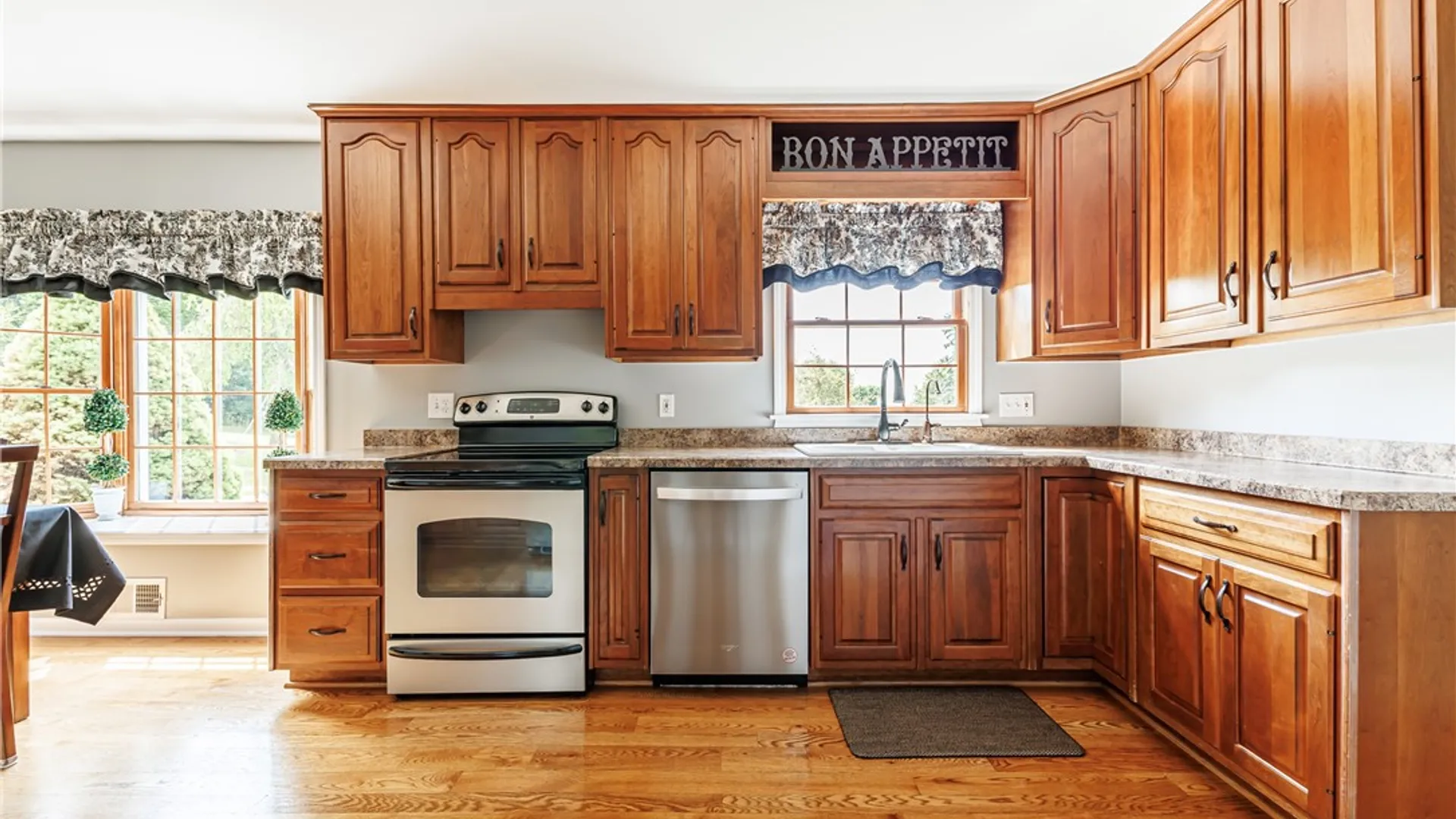 Property at 101 Hillcrest Drive, Victor, NY 14564 7