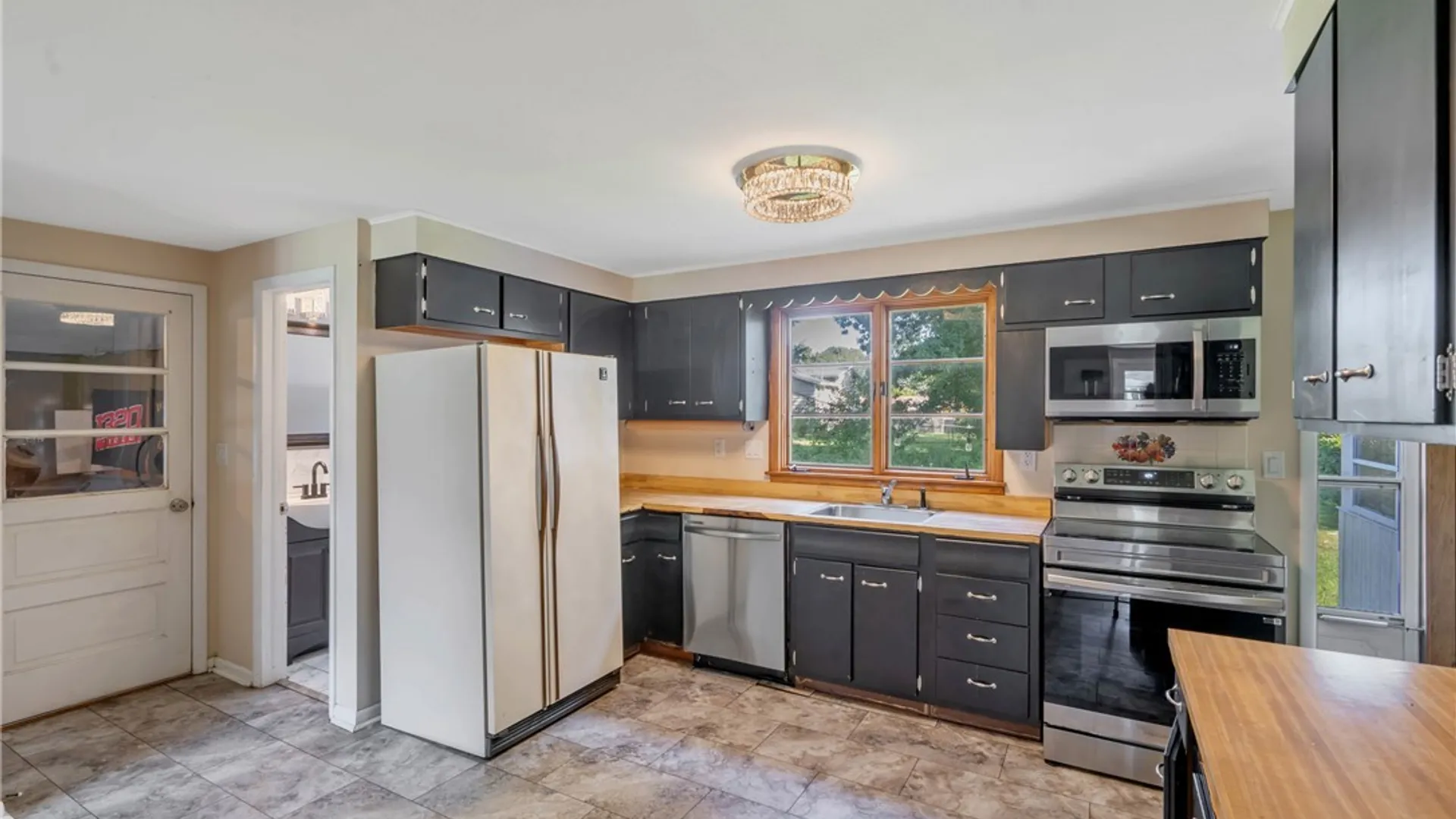 Property at 208 Manor Drive, Clay, NY 13212 11