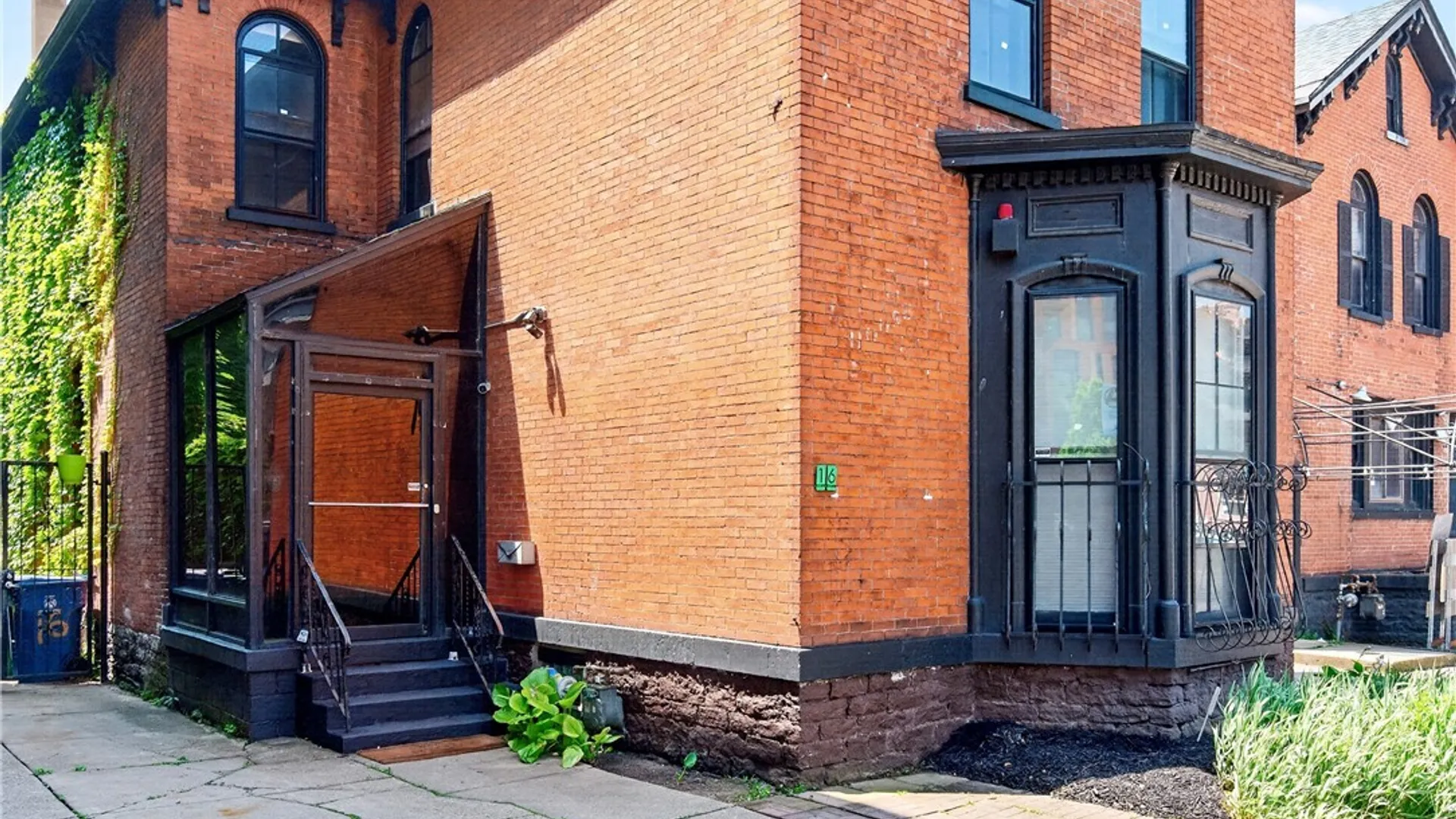 Property at 16 Allen Street, Buffalo, NY 14202 3
