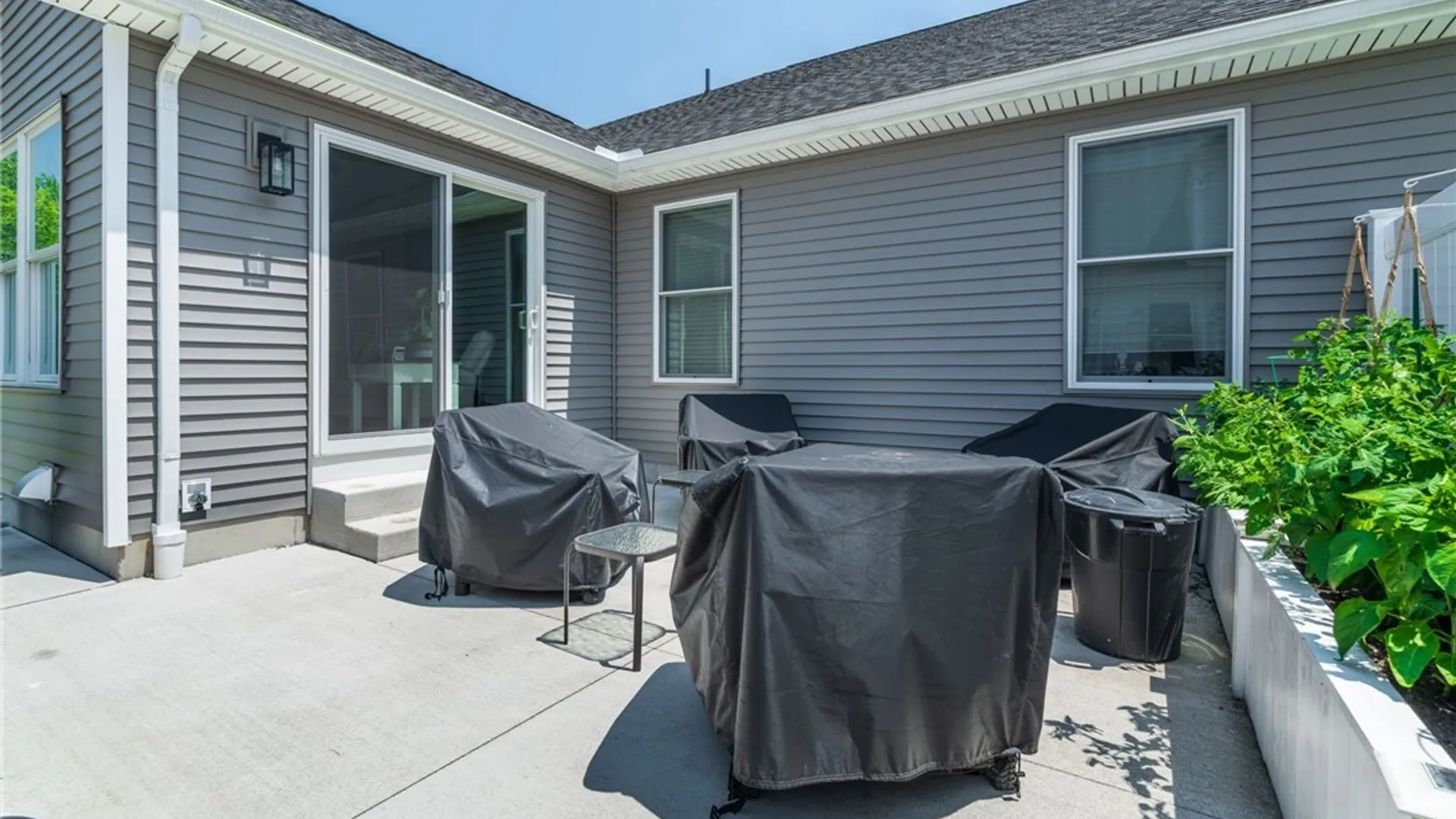 Property at 24 Essex Woods Lane, Amherst, NY 14428 33