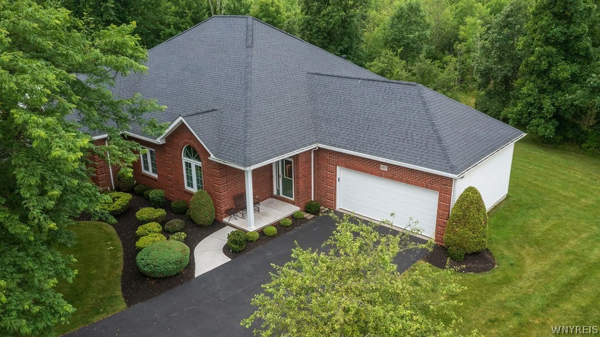 Property at 4877 Waterford Place, Lockport Town, NY 14094 12