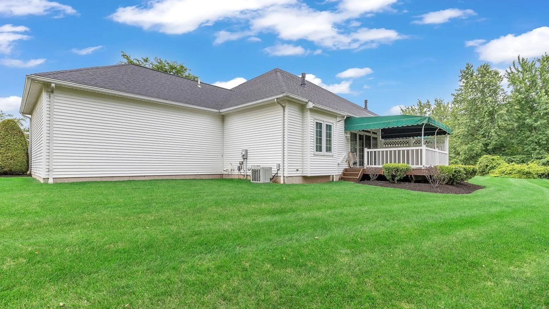 Property at 4877 Waterford Place, Lockport Town, NY 14094 5