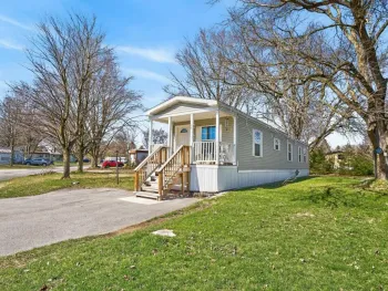 15 Glenview, Manchester, NY 14432