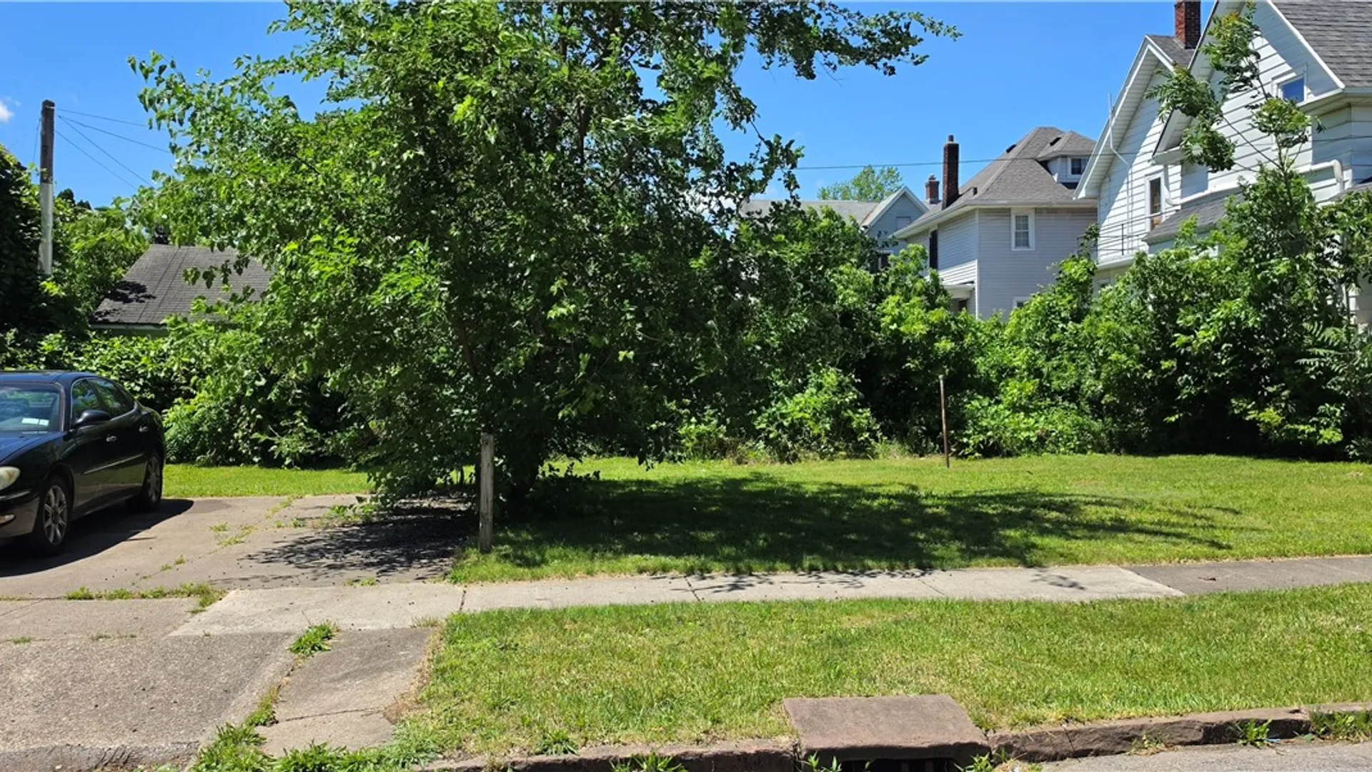 Property at 385 Fernwood Avenue, Rochester, NY 14609 24