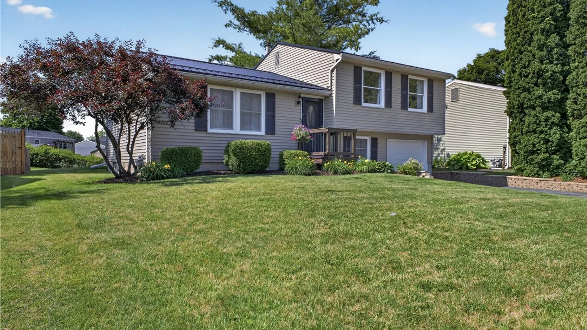Property at 5759 Wishing Well Lane, Farmington, NY 14425 4