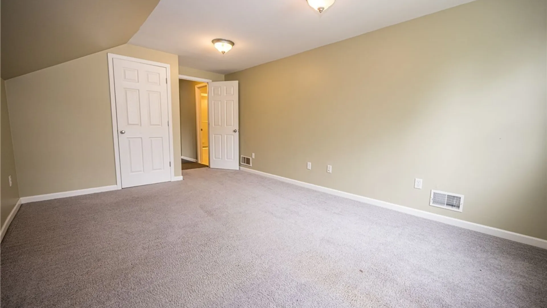 Property at 45 Sunset Creek Drive, West Seneca, NY 14224 22