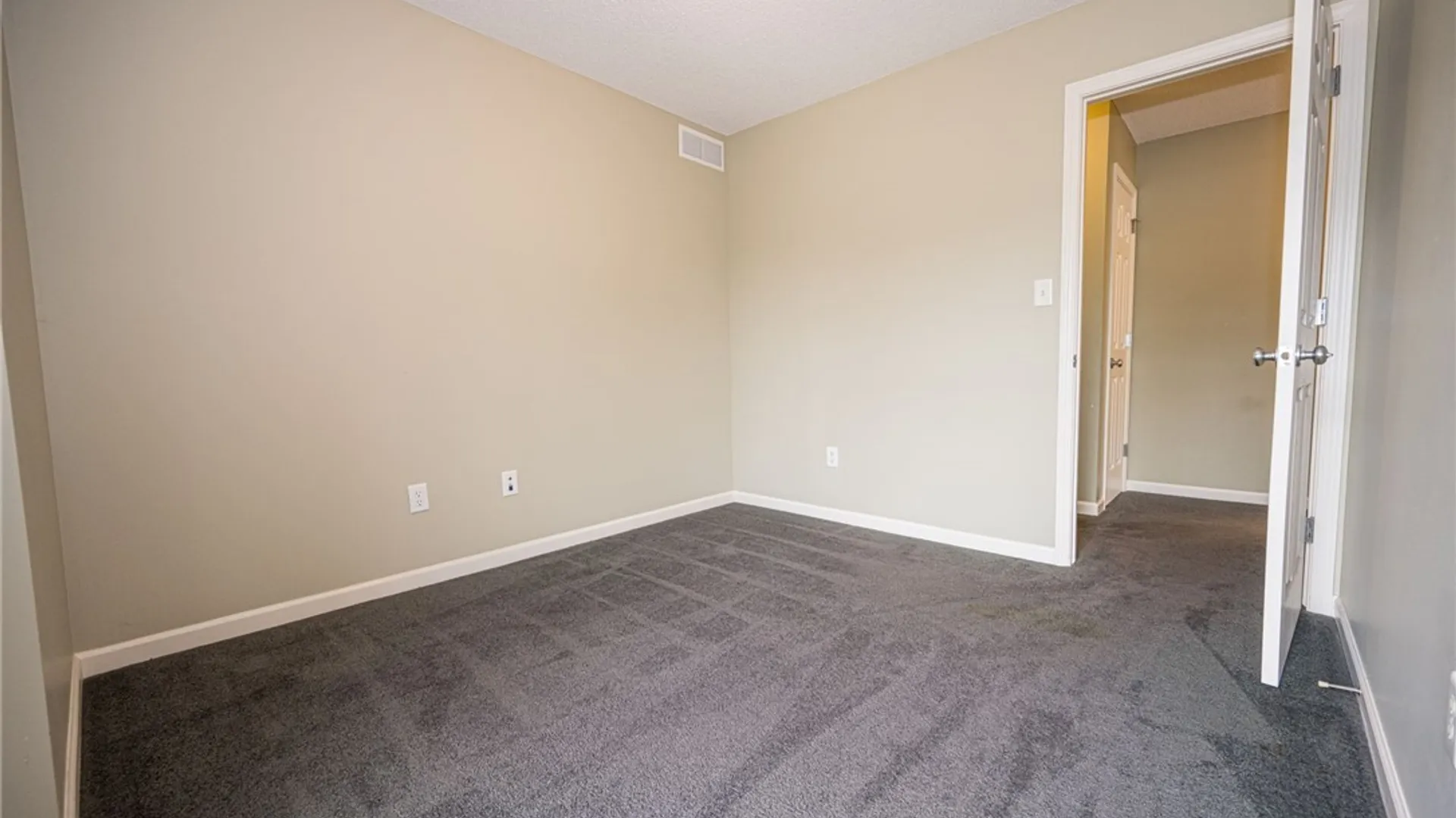 Property at 45 Sunset Creek Drive, West Seneca, NY 14224 28