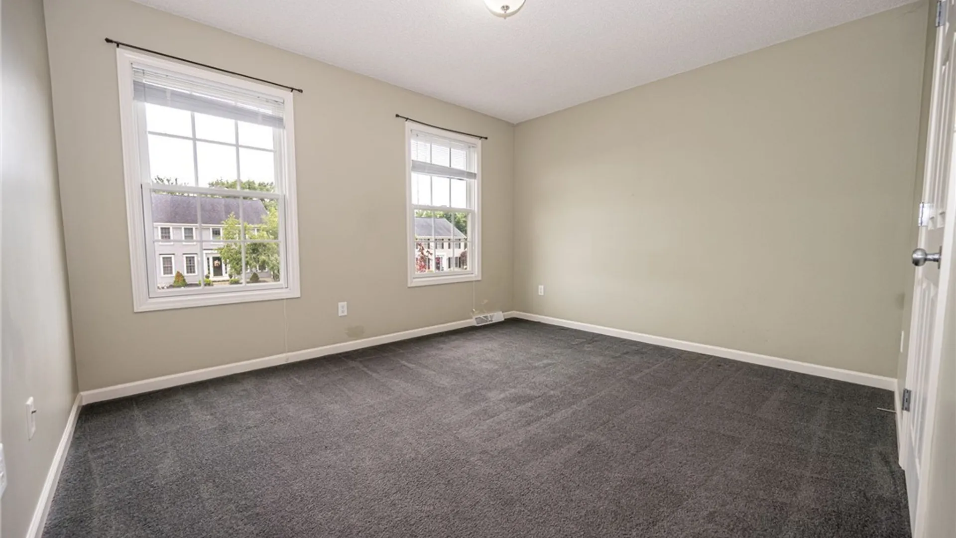Property at 45 Sunset Creek Drive, West Seneca, NY 14224 29
