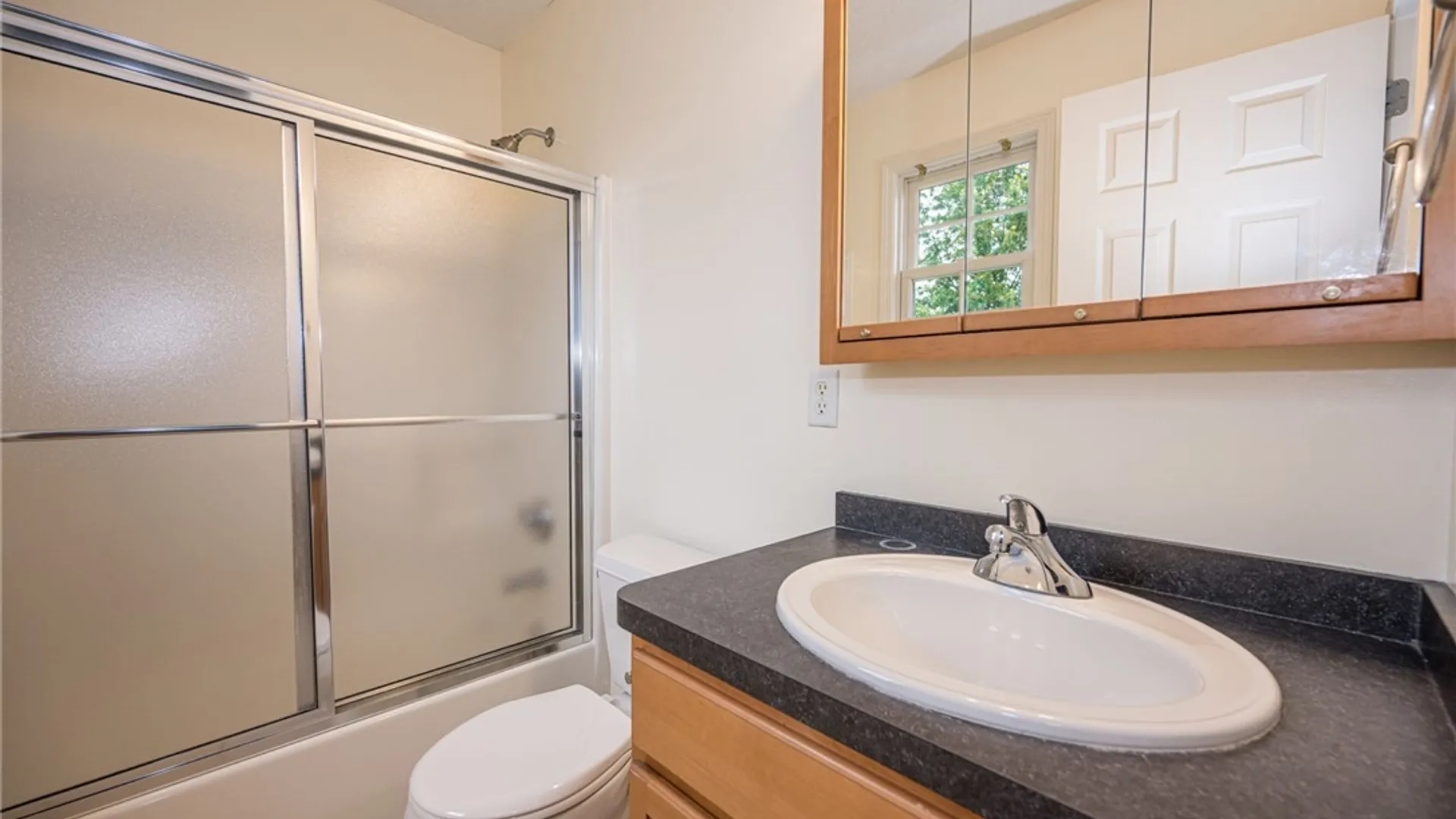Property at 45 Sunset Creek Drive, West Seneca, NY 14224 35