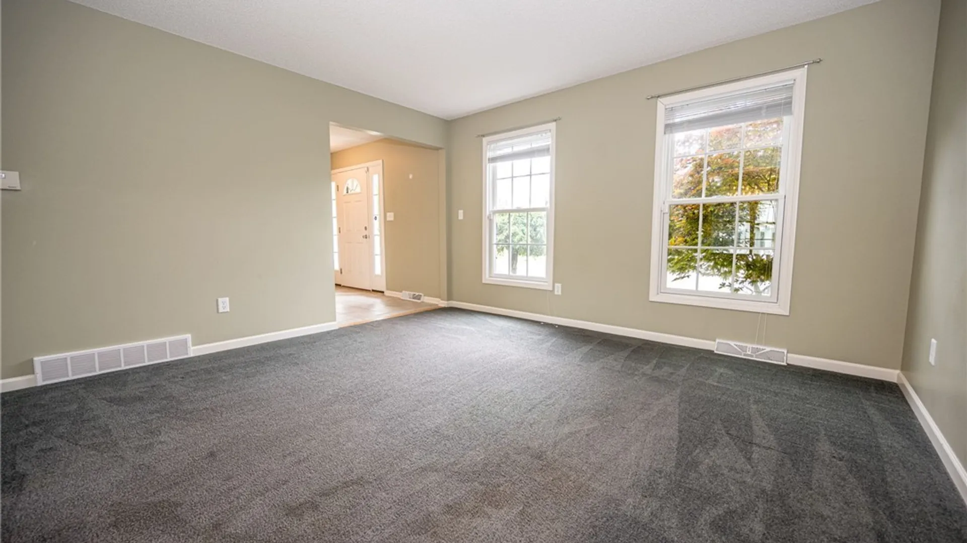 Property at 45 Sunset Creek Drive, West Seneca, NY 14224 5