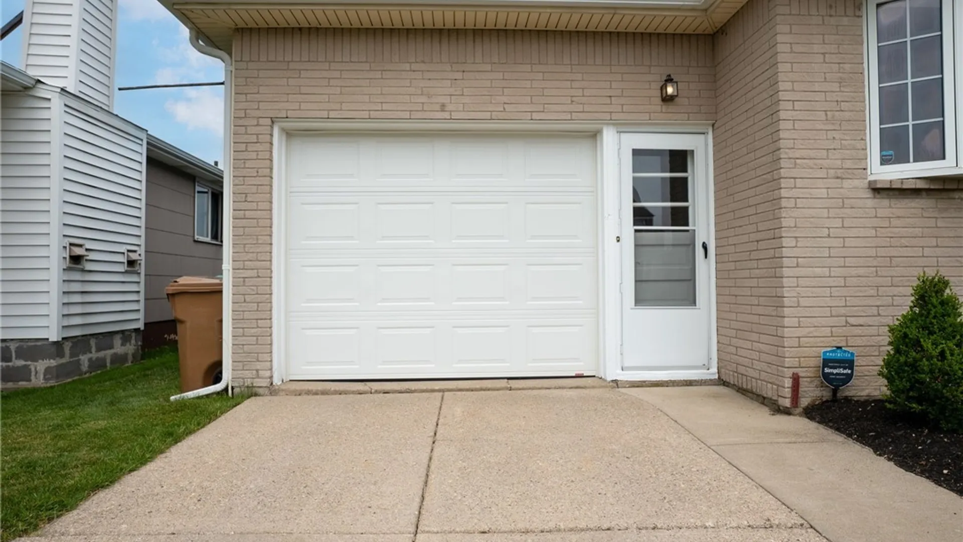 Property at 48 Castlewood Drive, Cheektowaga, NY 14227 15