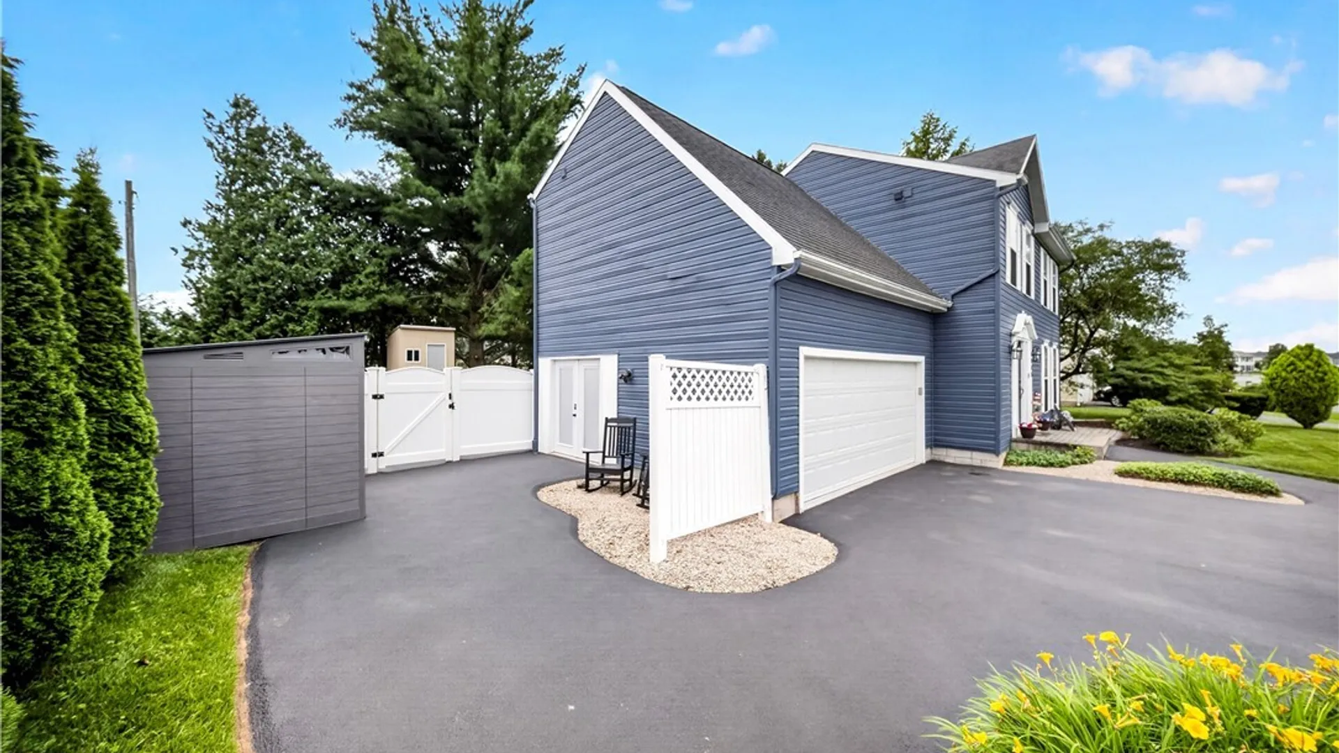 Property at 5000 Dongara Ln, Clay, NY 13041 4