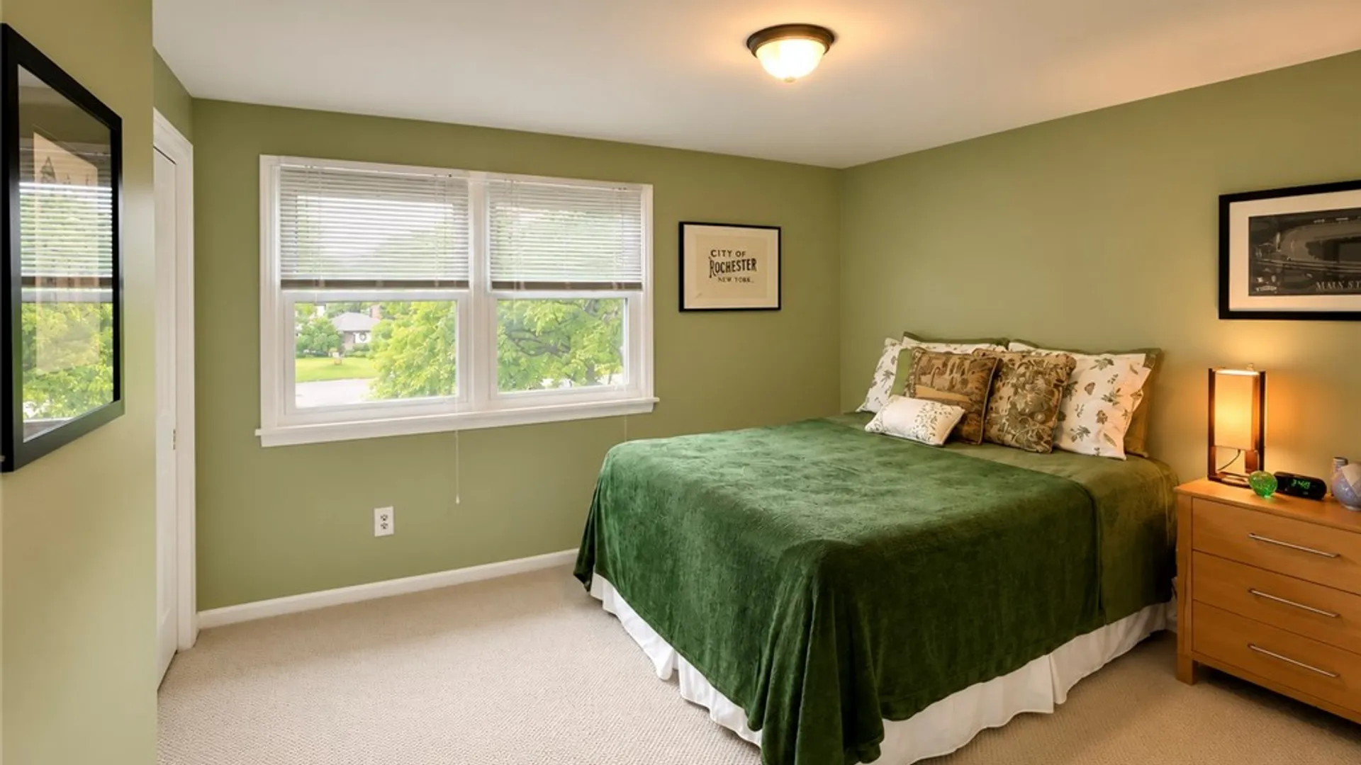Property at 76 Bromley Road, Pittsford, NY 14534 34