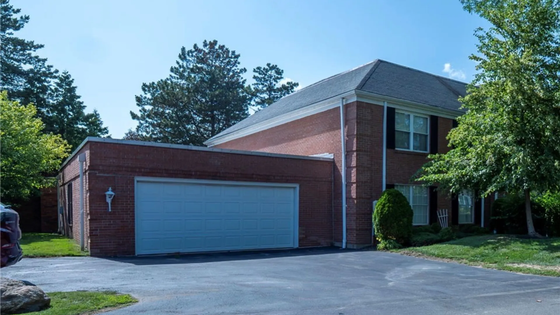 Property at 2 Hickory Hill Road, Amherst, NY 14221 2