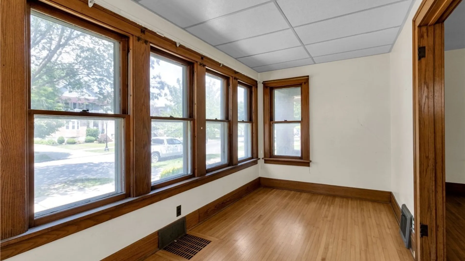 Property at 136 Lincoln Boulevard, Tonawanda, NY 14217 6
