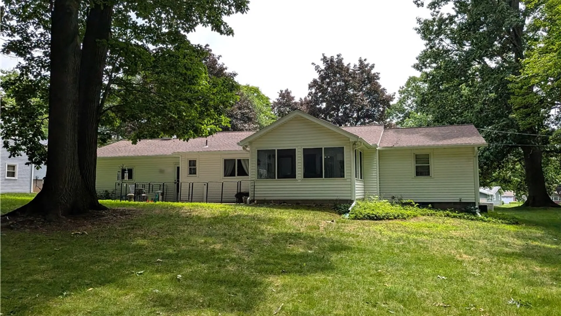 Property at 28 Kingswood Drive, Gates, NY 14624 36