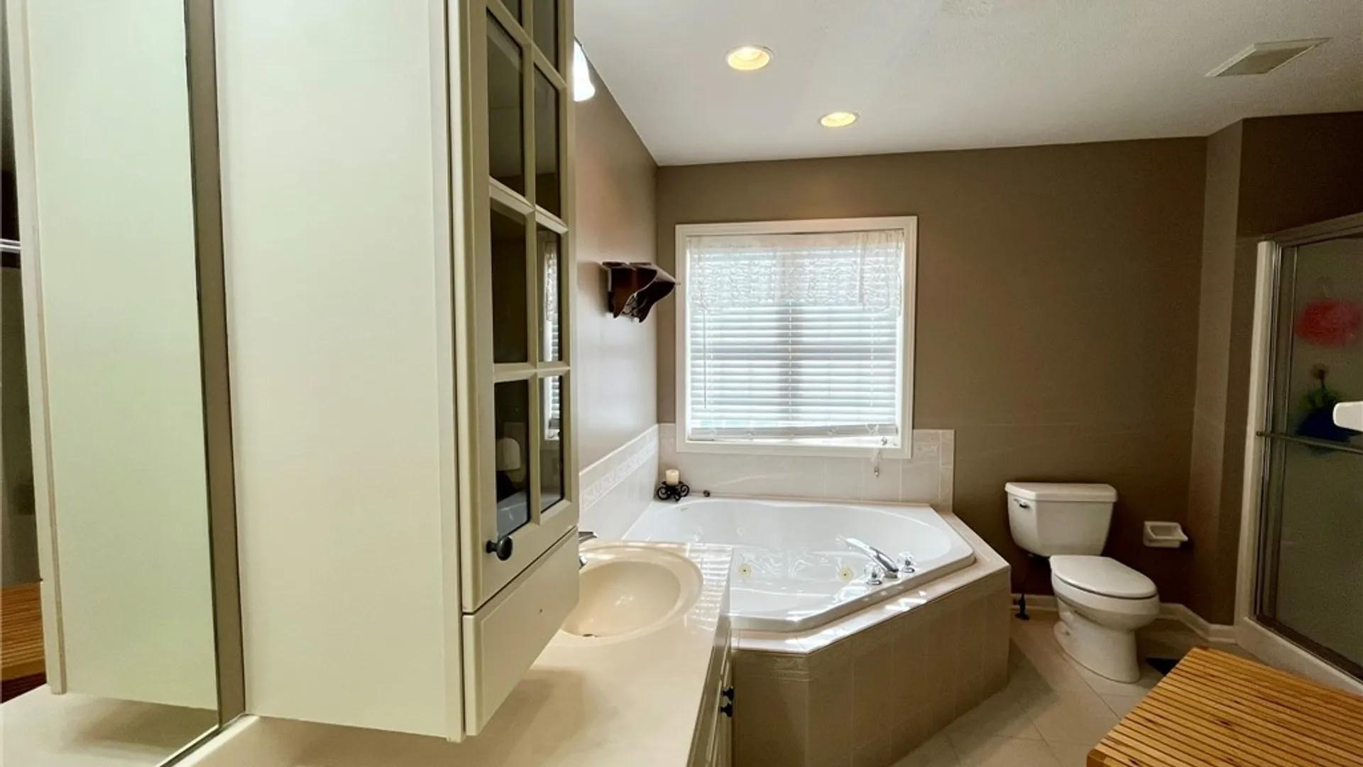 Property at 6872 Chestnut Hill, Victor, NY 14564 11