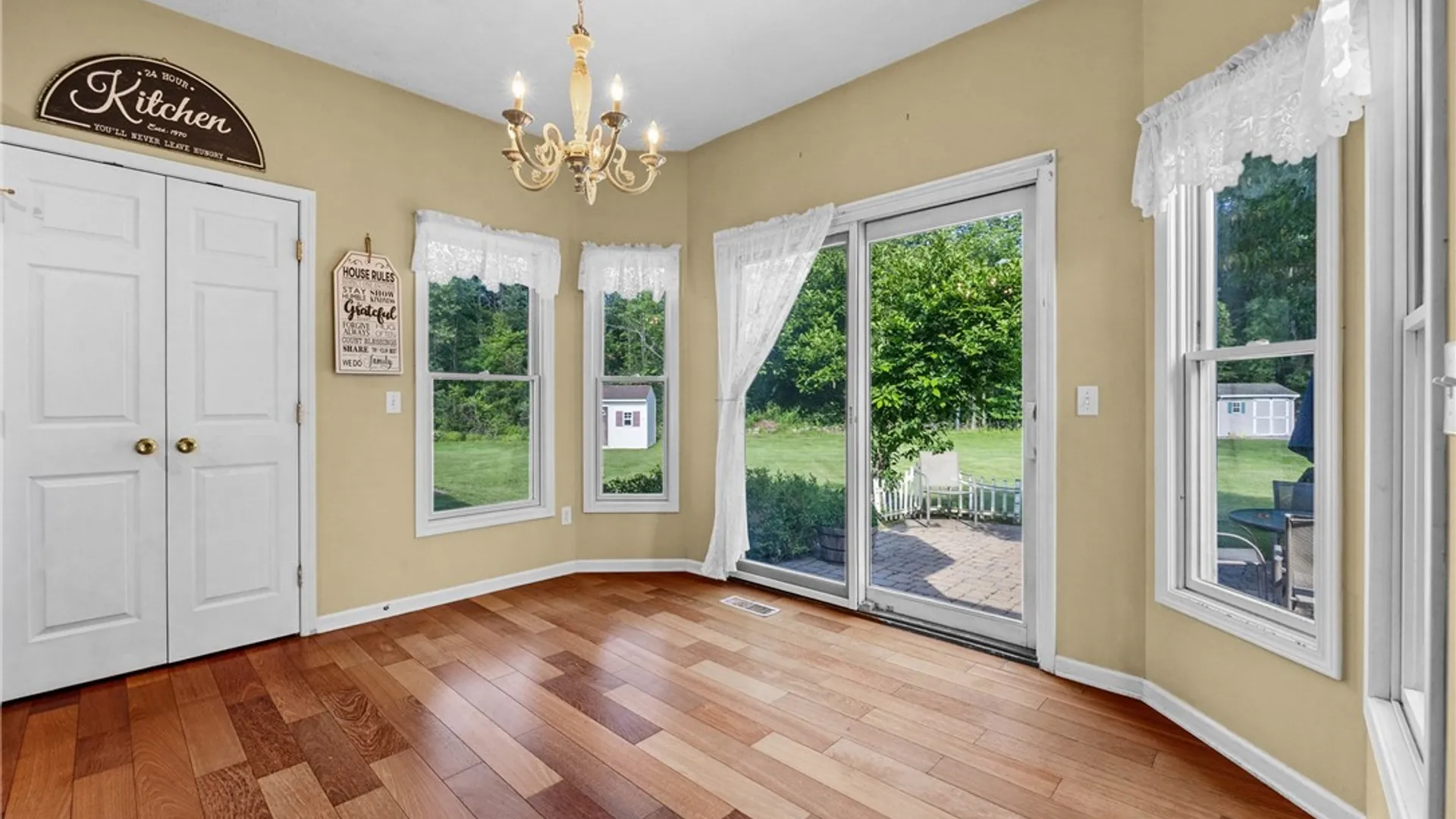 Property at 1886 Surrey Crossing, Ontario, NY 14519 23