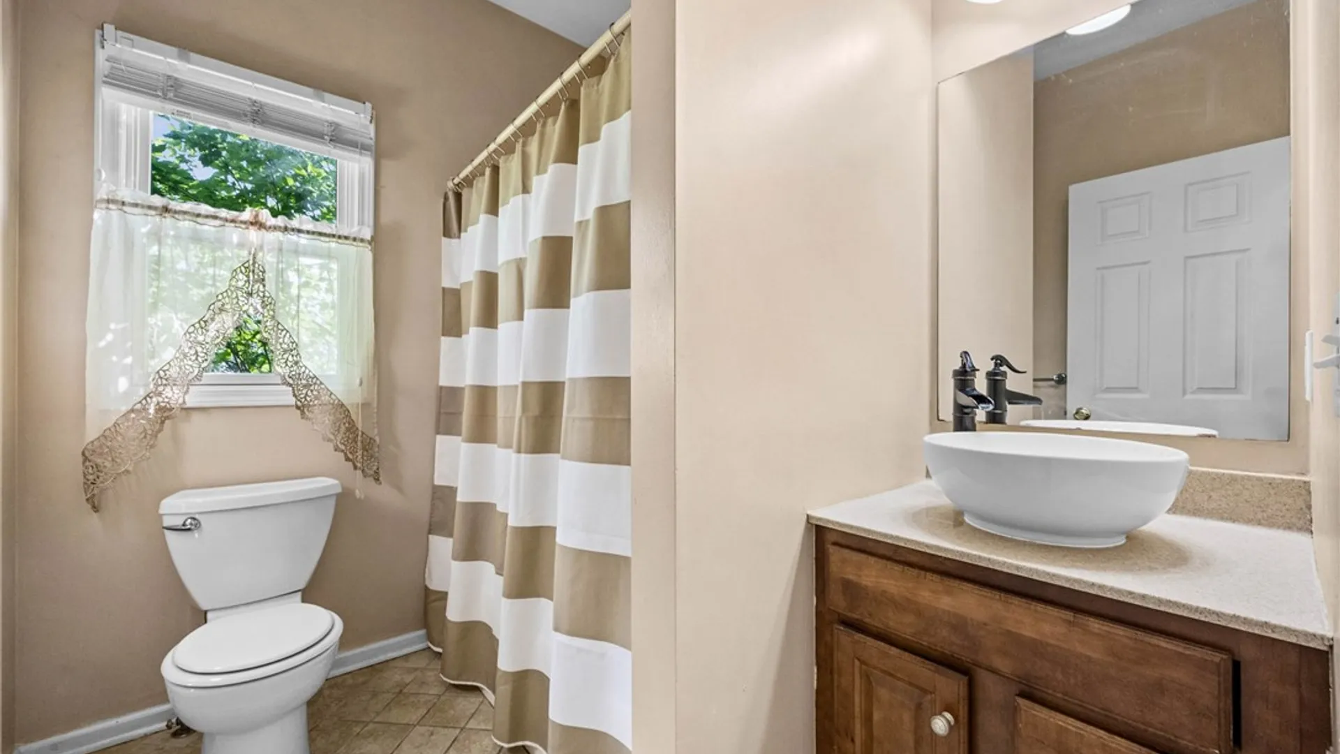 Property at 1886 Surrey Crossing, Ontario, NY 14519 31