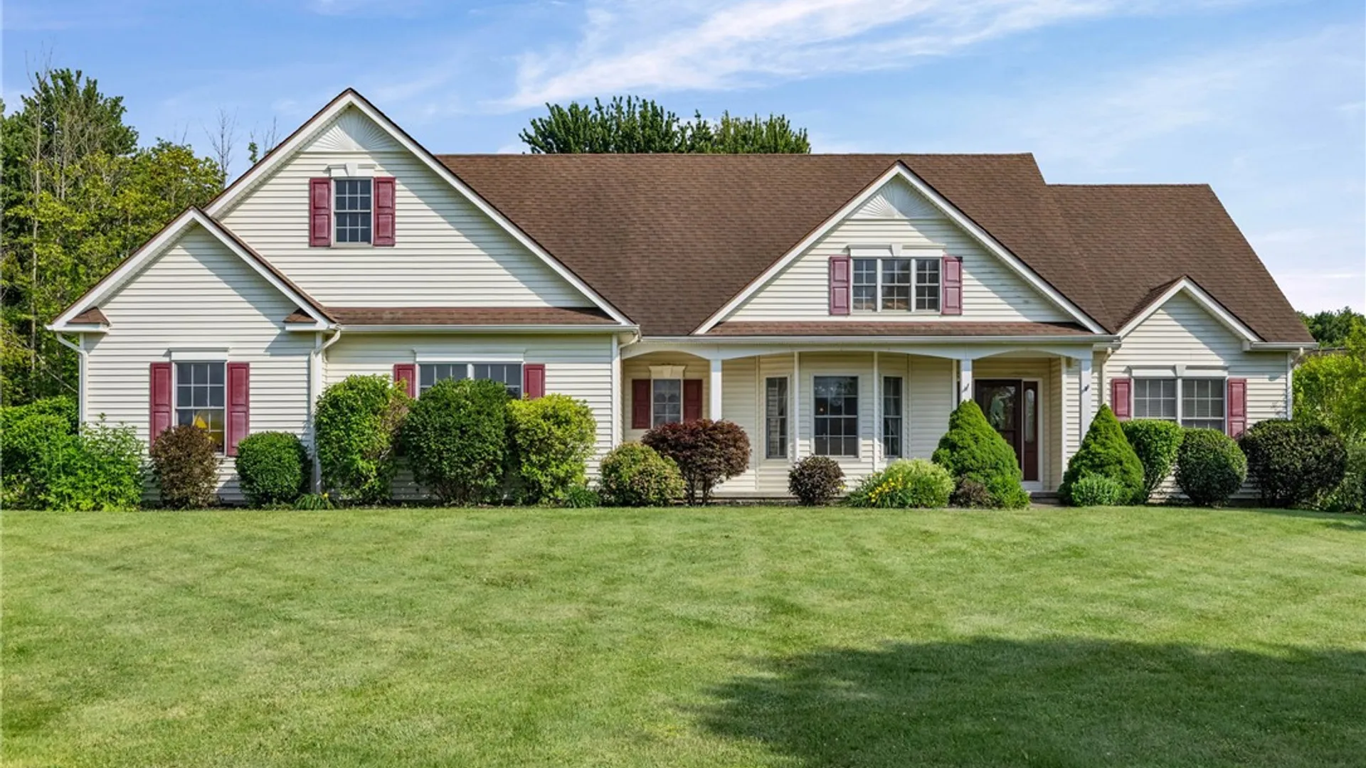 Property at 1886 Surrey Crossing, Ontario, NY 14519 6