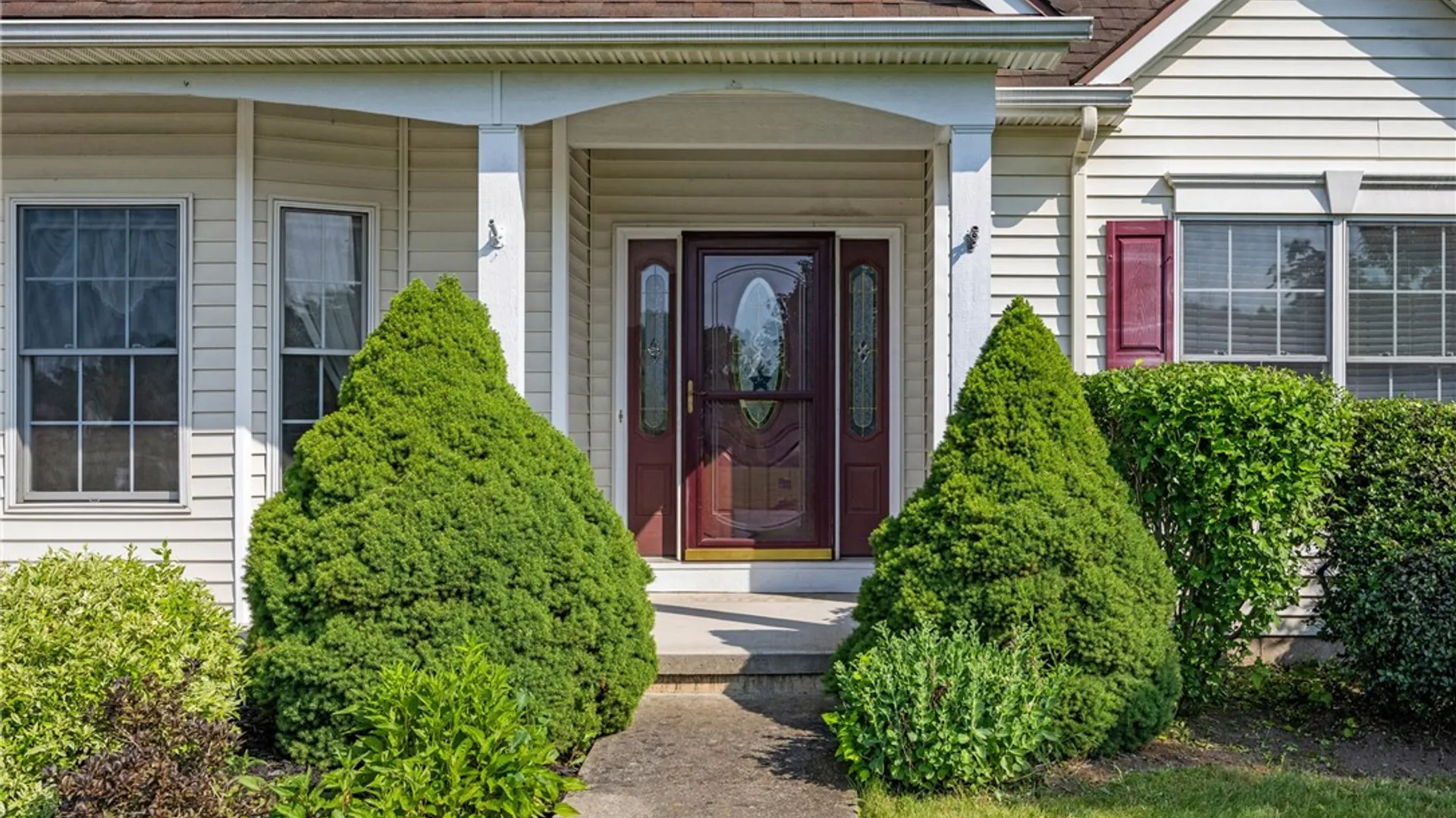 Property at 1886 Surrey Crossing, Ontario, NY 14519 7