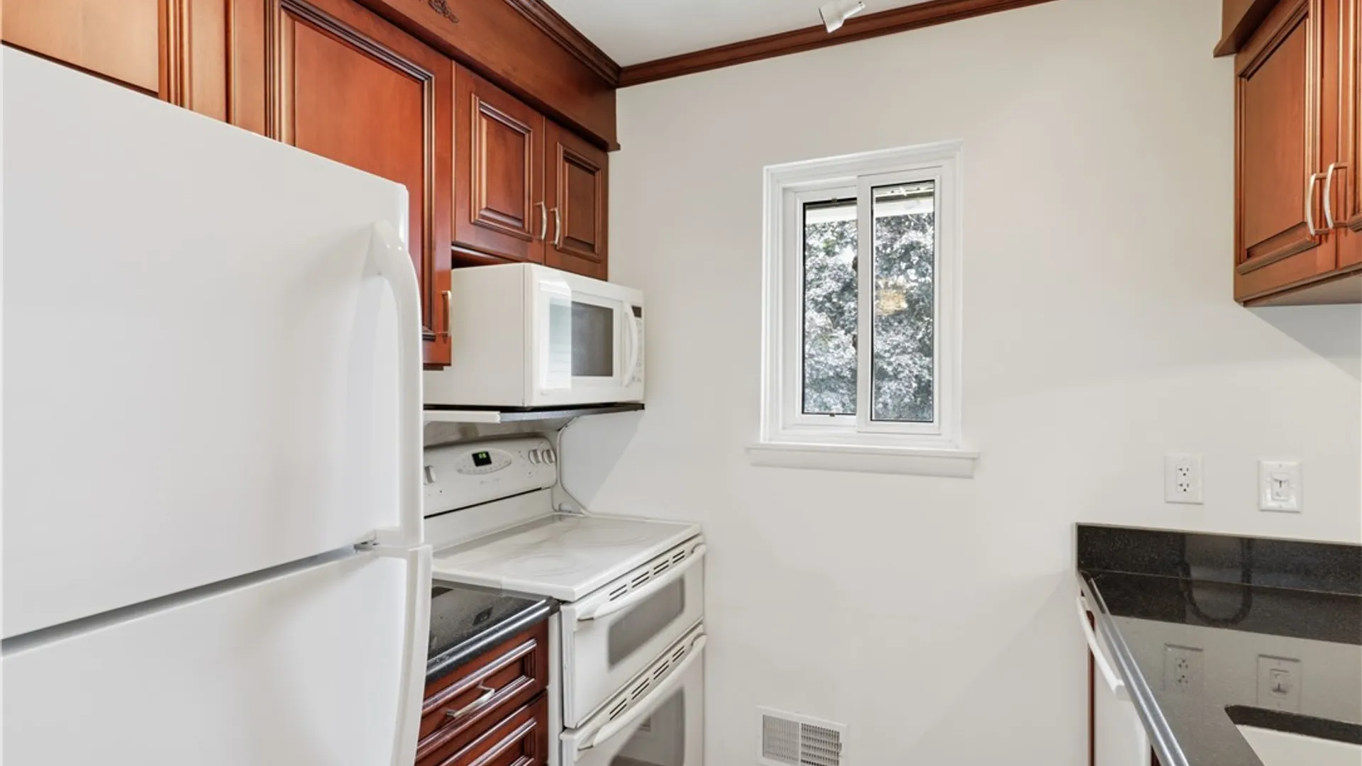Property at 409 Eastbrooke Lane, Brighton, NY 14618 13