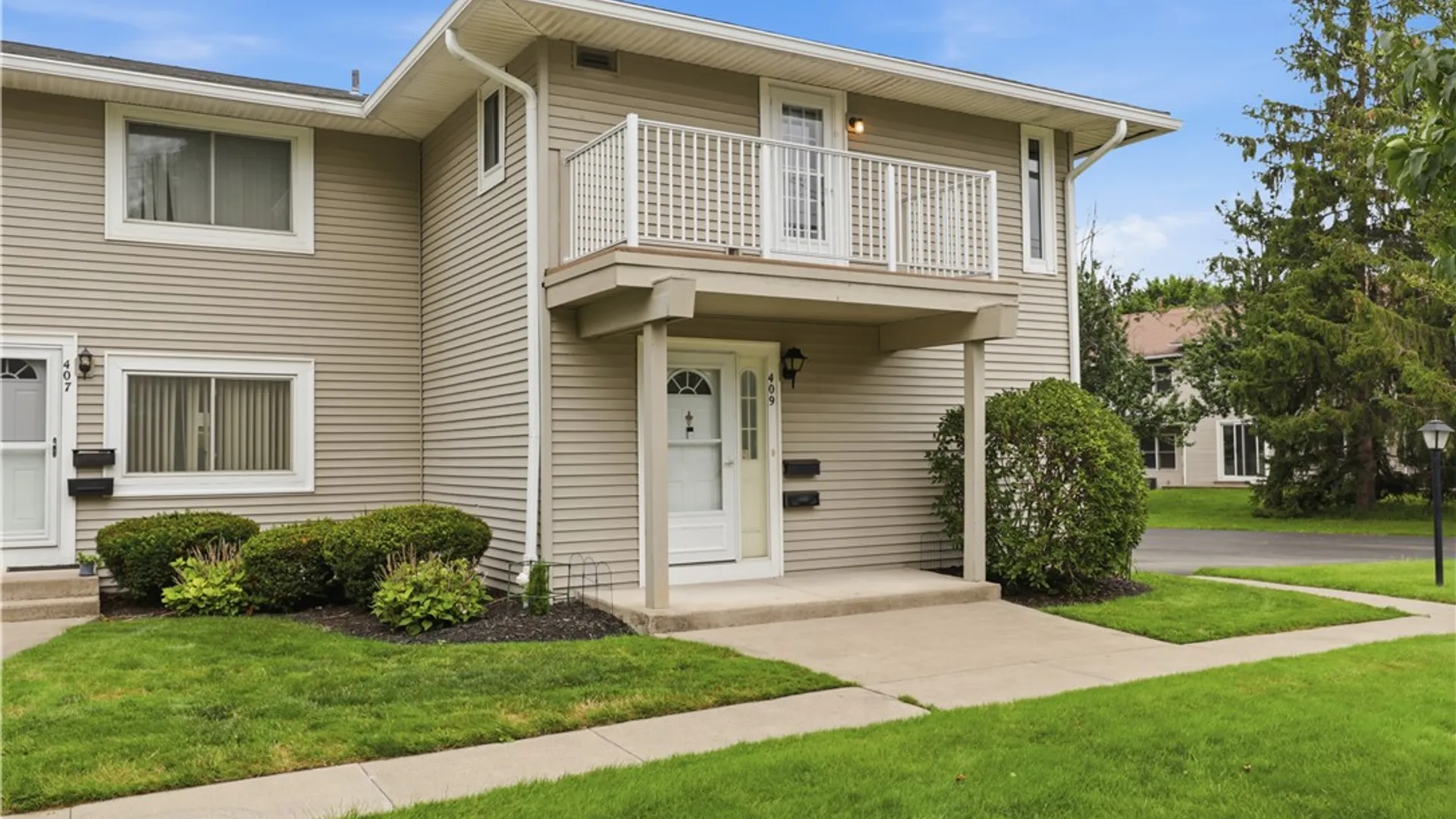 Property at 409 Eastbrooke Lane, Brighton, NY 14618 2