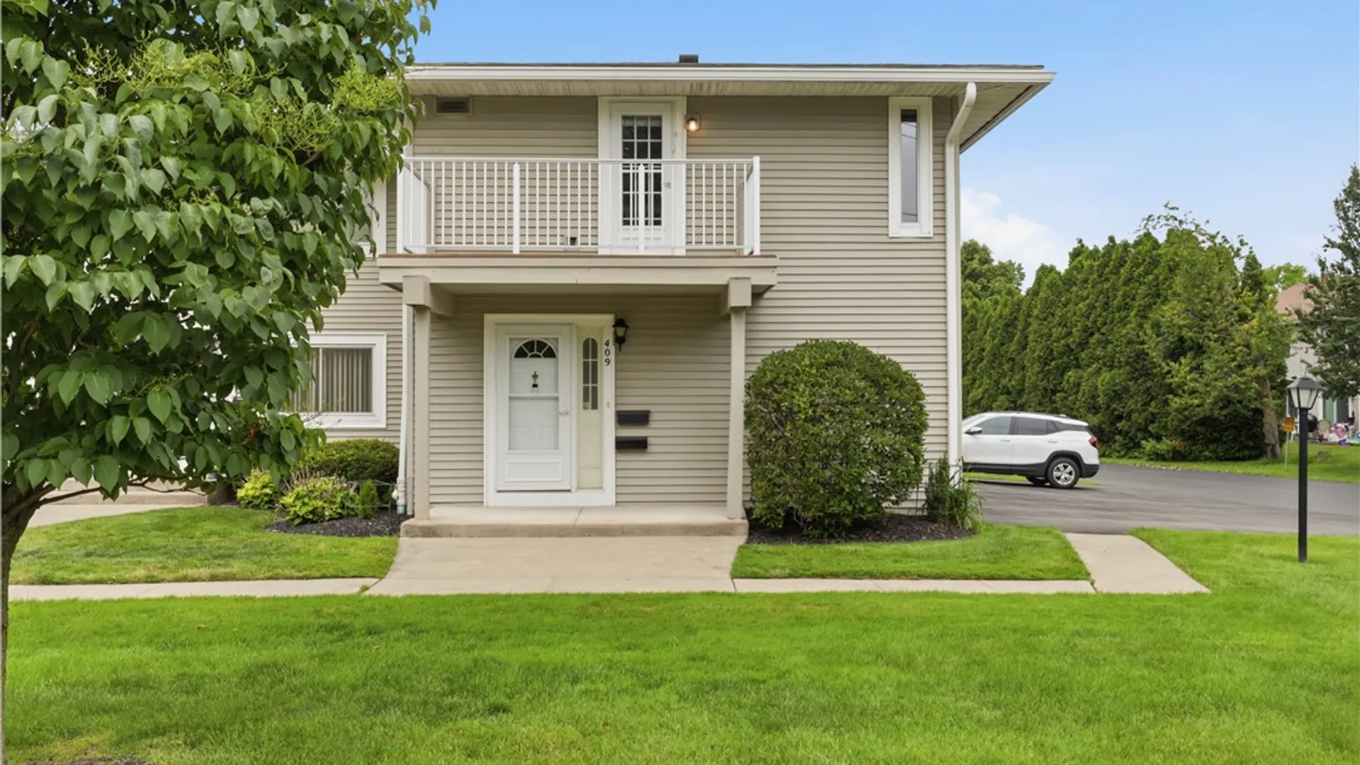 Property at 409 Eastbrooke Lane, Brighton, NY 14618 36