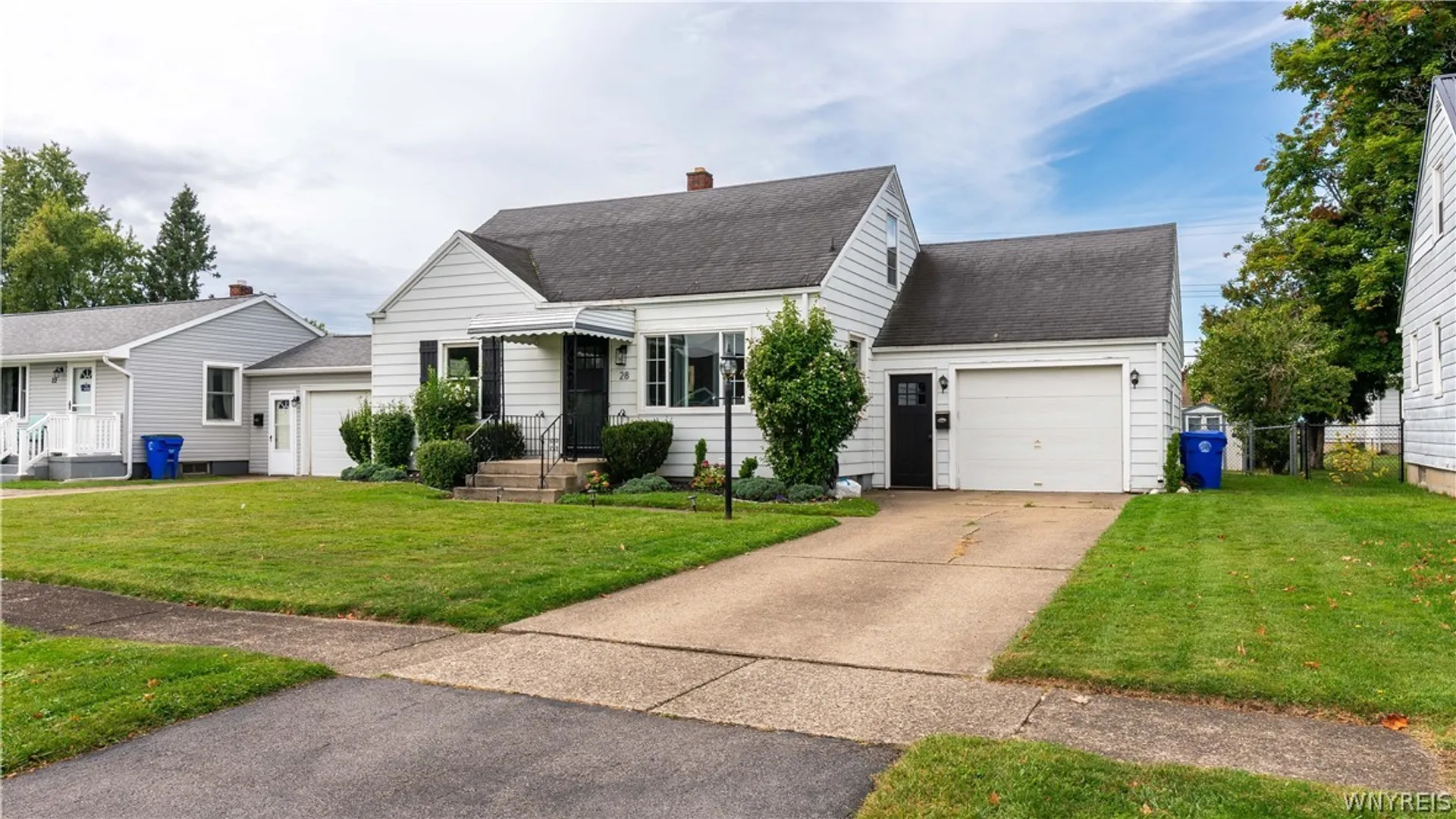 Property at 28 Singer Drive, West Seneca, NY 14224 2