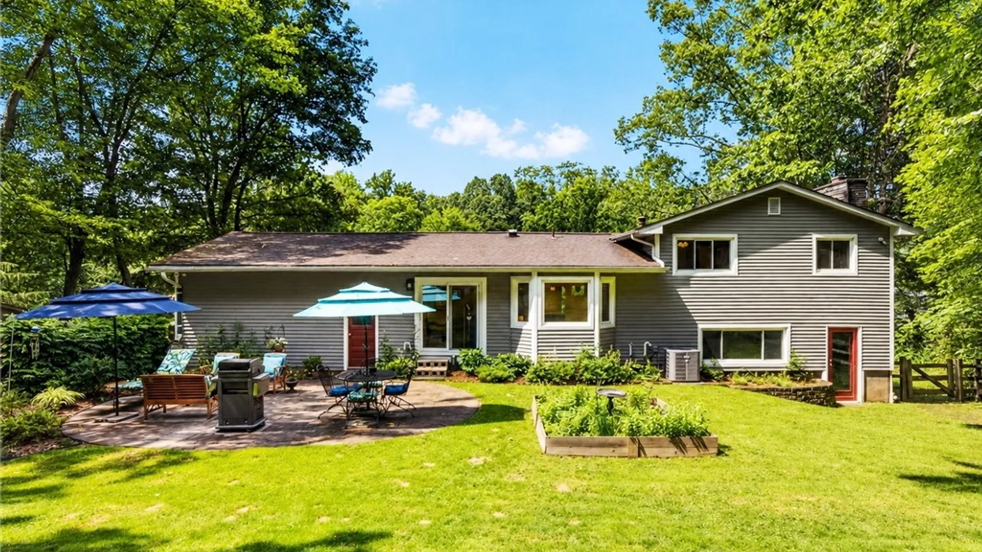 Property at 24 Little Spring Run, Perinton, NY 14450 32