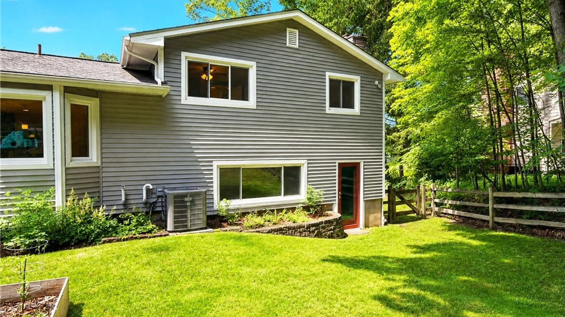 Property at 24 Little Spring Run, Perinton, NY 14450 35