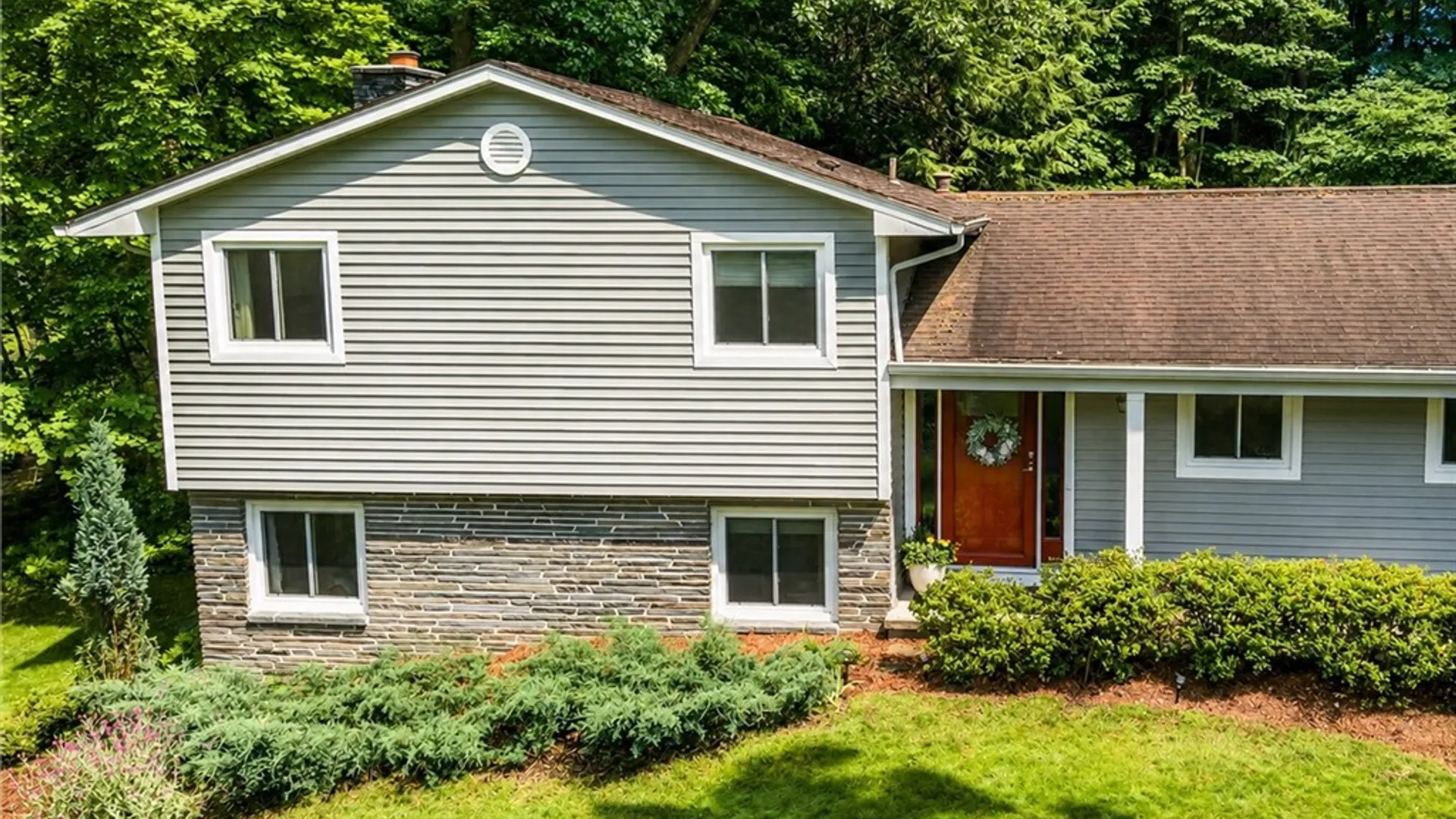 Property at 24 Little Spring Run, Perinton, NY 14450 4
