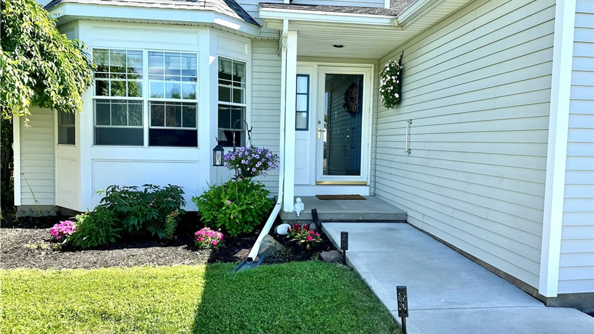 Property at 34 Hale Circle, Greece, NY 14612 2