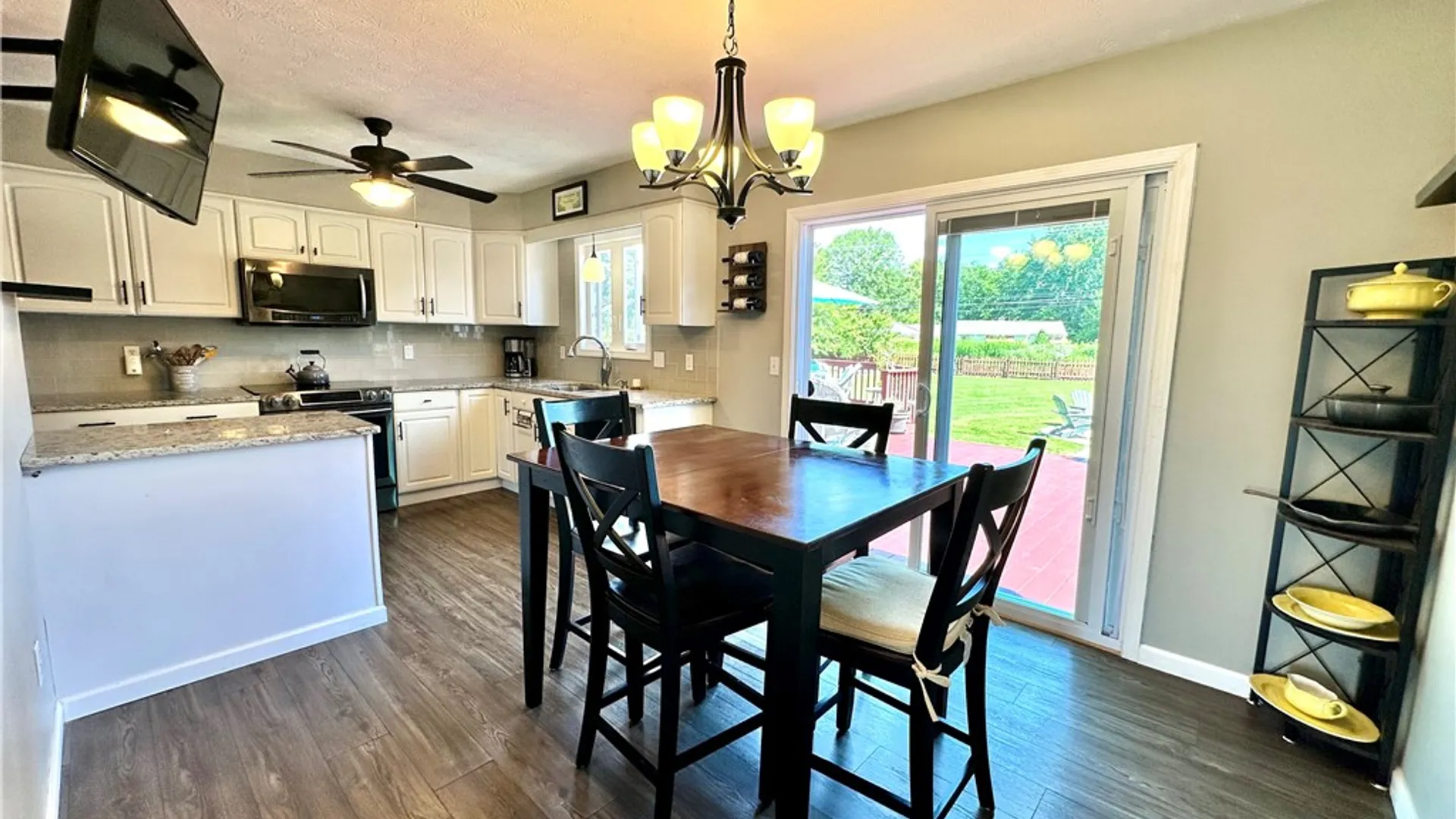 Property at 34 Hale Circle, Greece, NY 14612 3