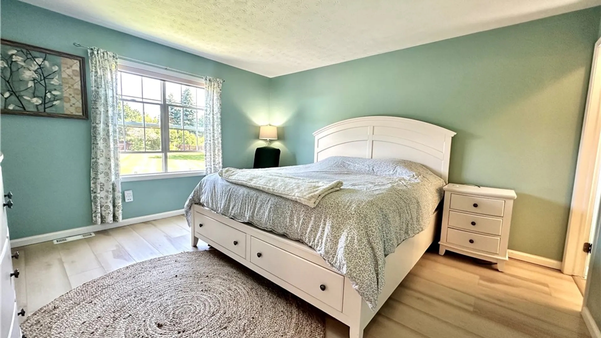 Property at 34 Hale Circle, Greece, NY 14612 6