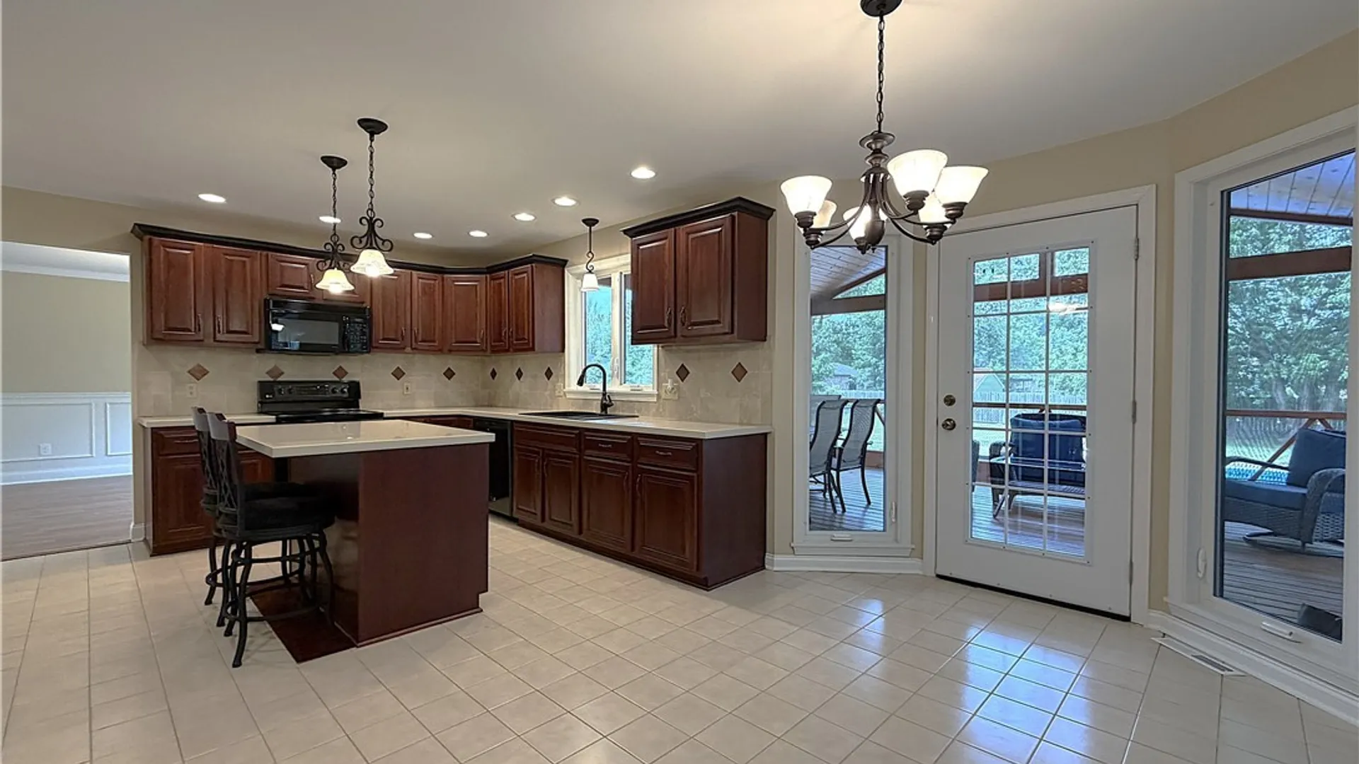 Property at 6110 Meadow Lakes Drive, Clarence, NY 14051 3