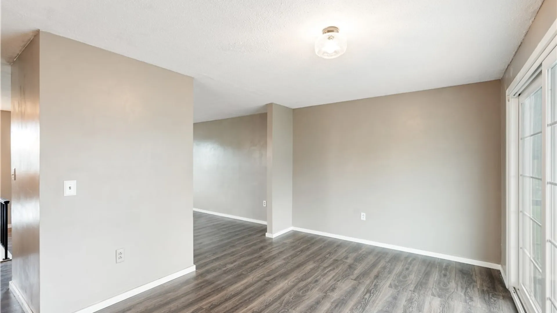 Property at 47 W Toulon Drive, Cheektowaga, NY 14227 14
