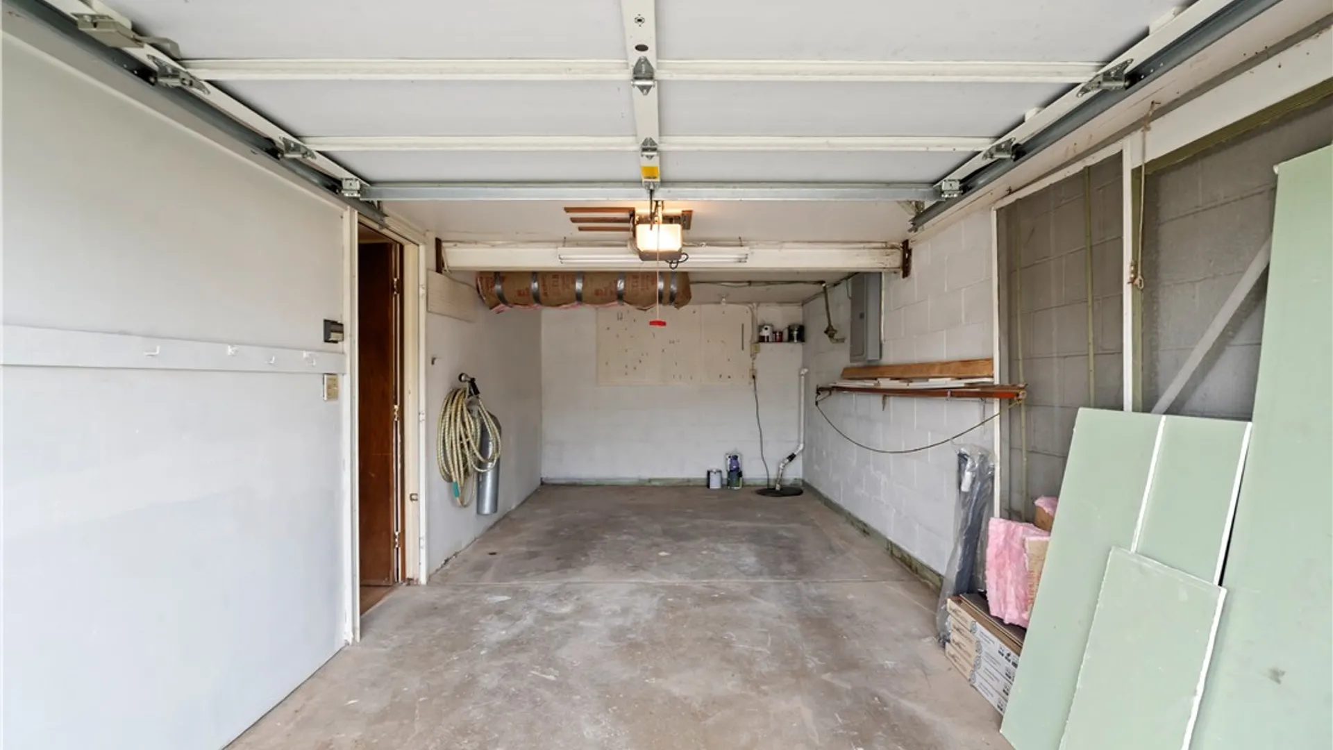 Property at 47 W Toulon Drive, Cheektowaga, NY 14227 35