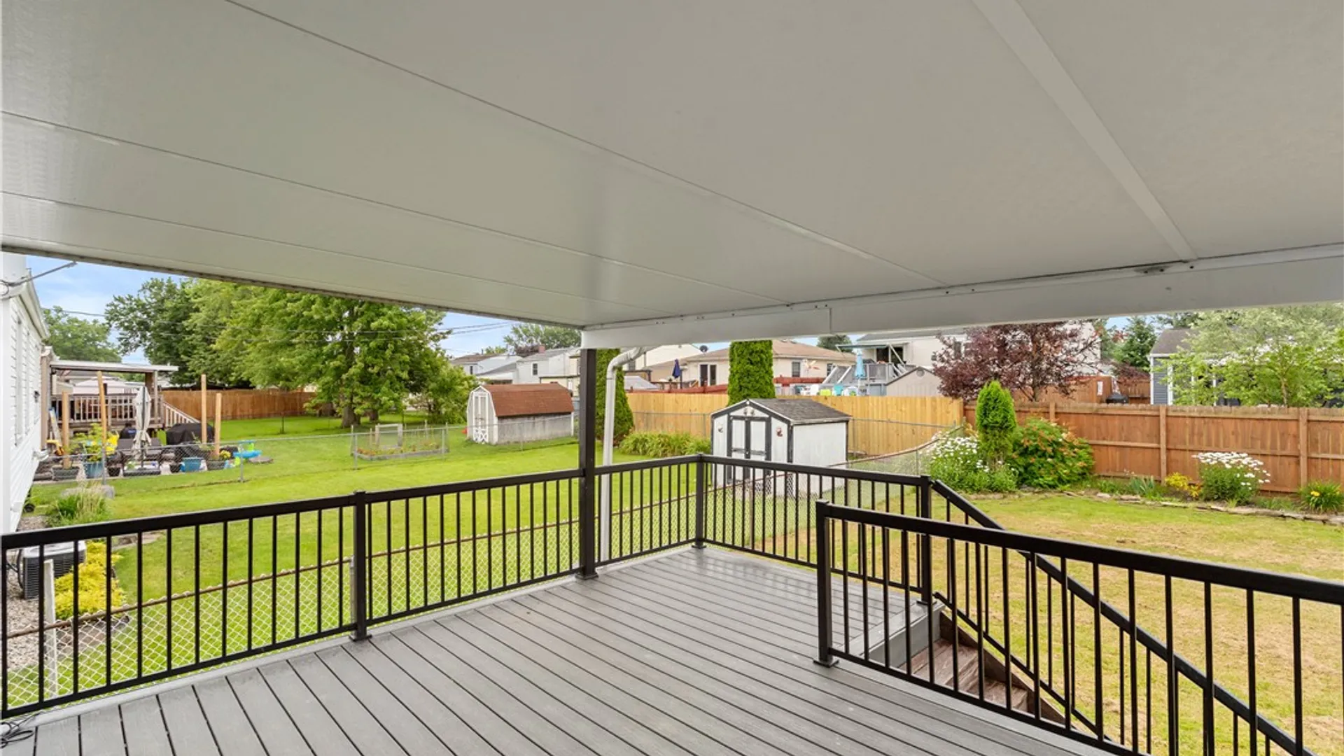 Property at 47 W Toulon Drive, Cheektowaga, NY 14227 44
