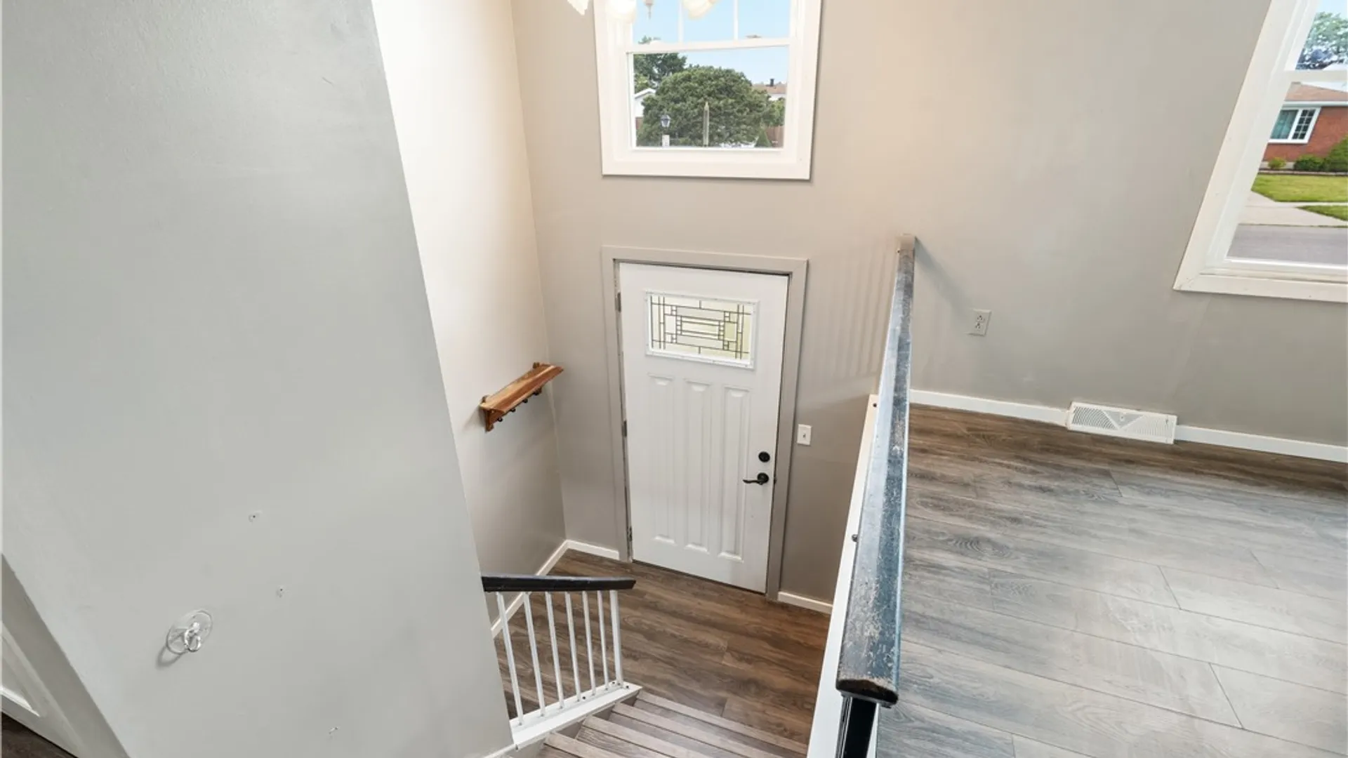 Property at 47 W Toulon Drive, Cheektowaga, NY 14227 6