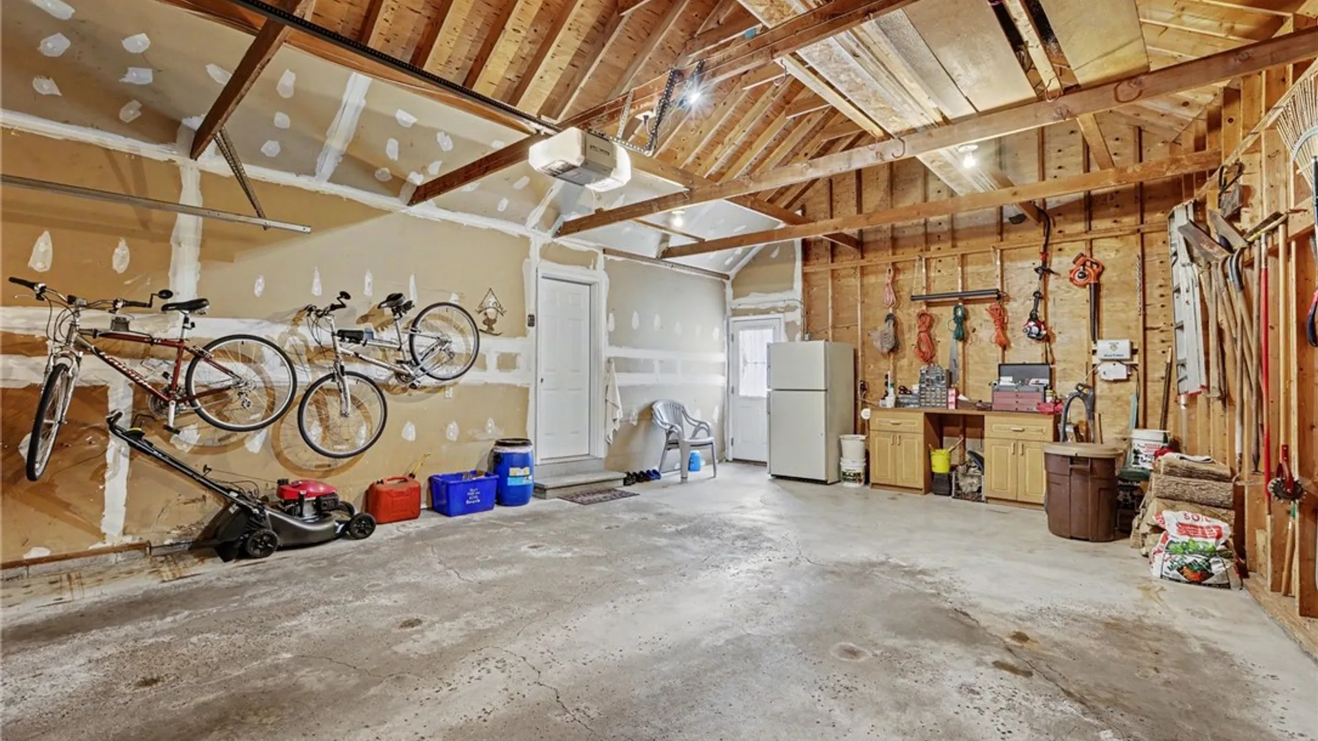 Property at 495 Granger Cir, Webster, NY 14580 24